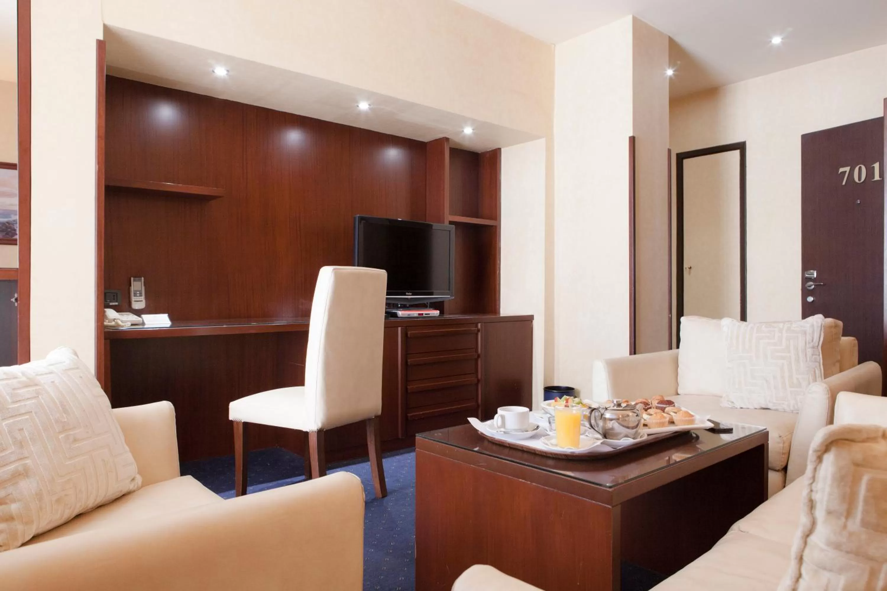 Living room in The Mayflower Hotel