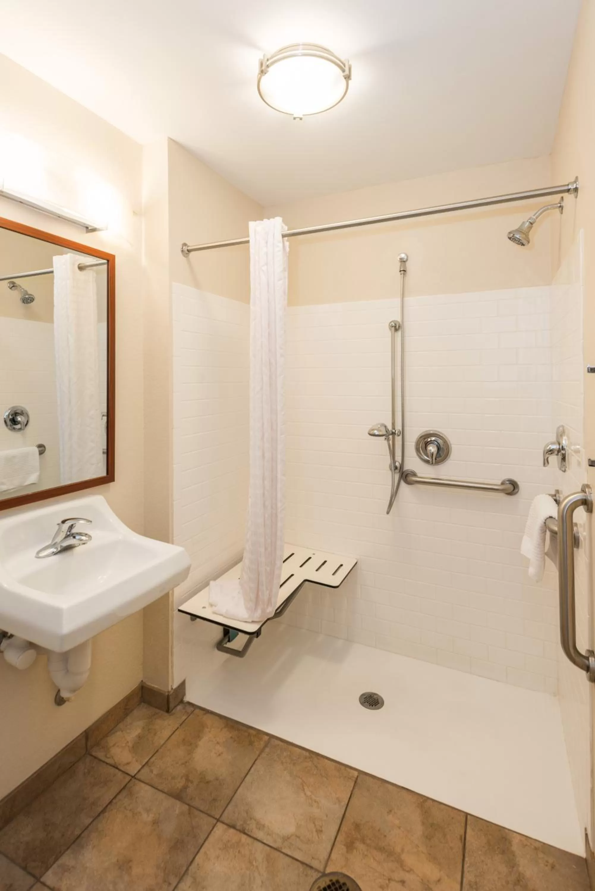 One-Bedroom King Room with Roll-In Shower - Hearing Accessible/Non-Smoking in Candlewood Suites Mobile-Downtown by IHG