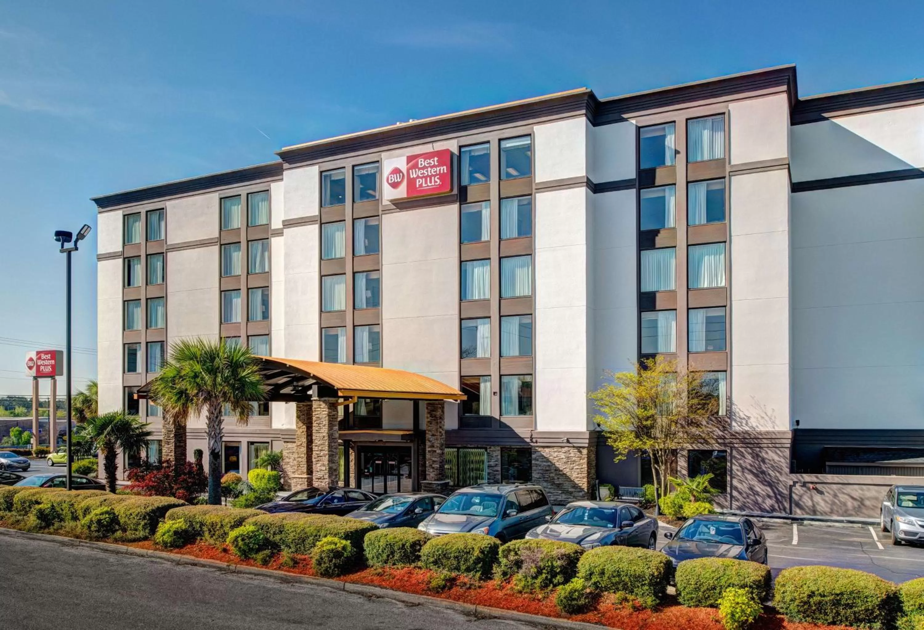 Holiday Inn & Suites Columbia NE - Ft Jackson Area by IHG