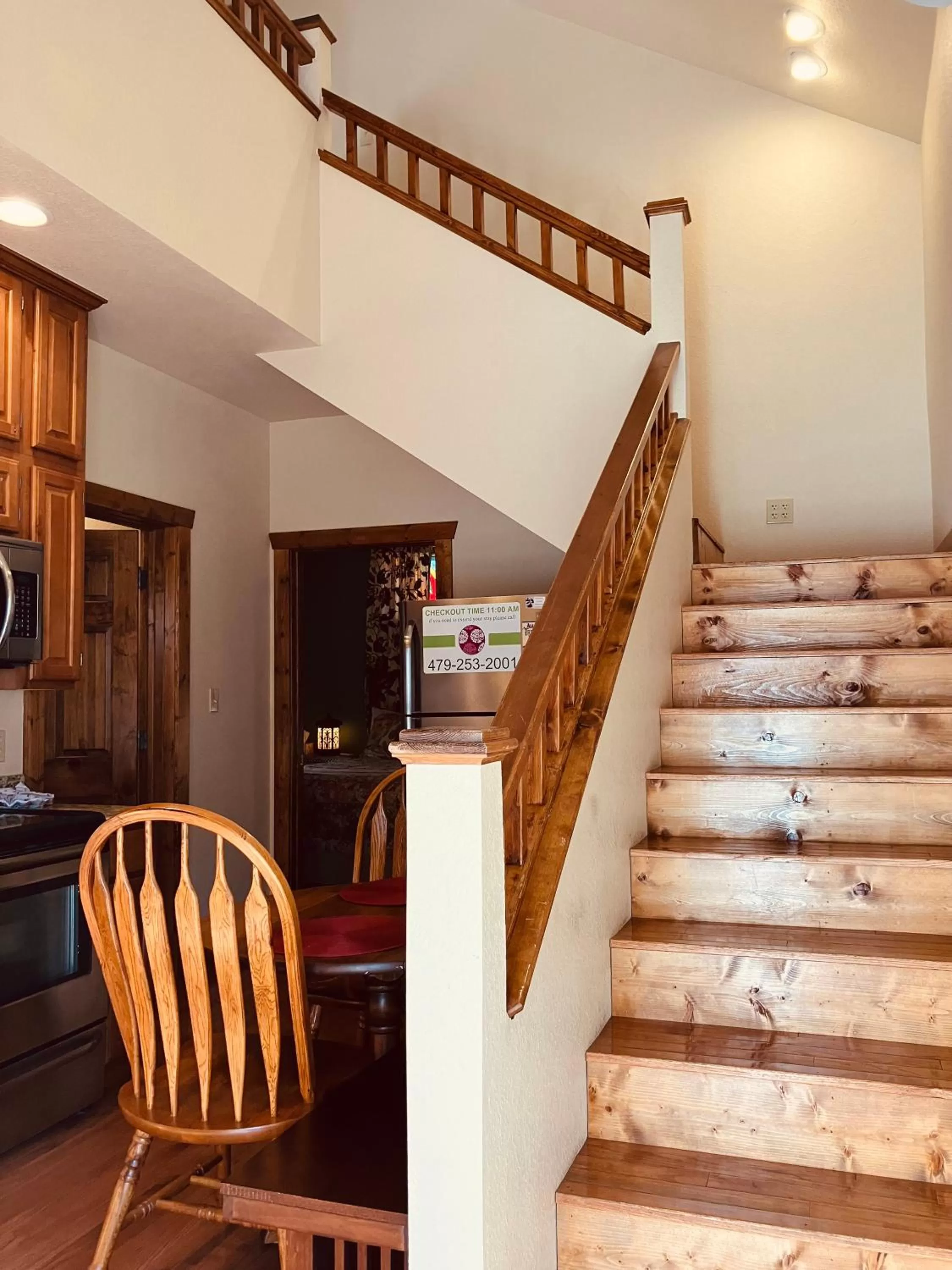 Sycamore Hollow Treehouse7 in All Seasons Treehouse Village