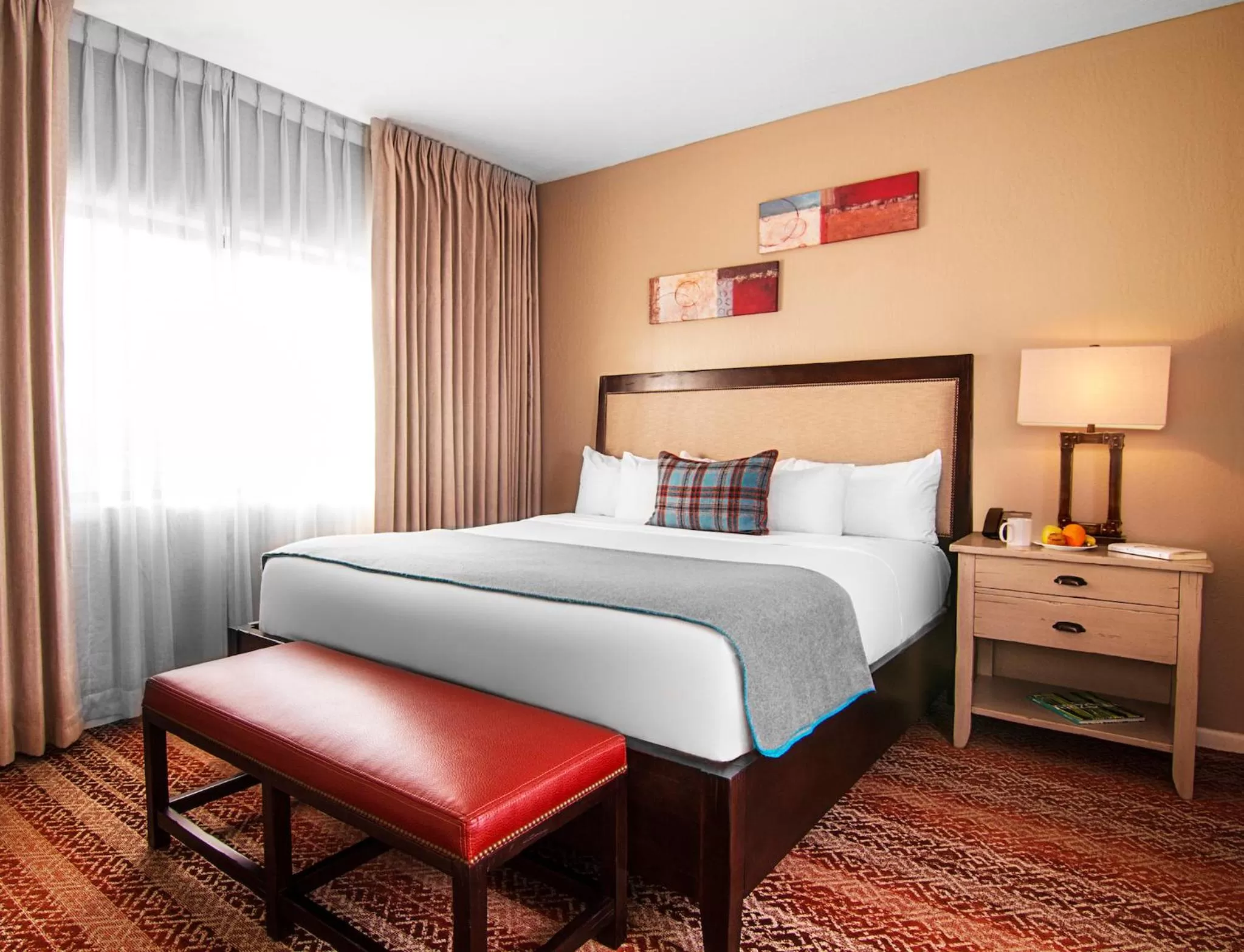 Red Rock Deluxe King 1 Bedroom Suite - Pet-Friendly in The Cliffs