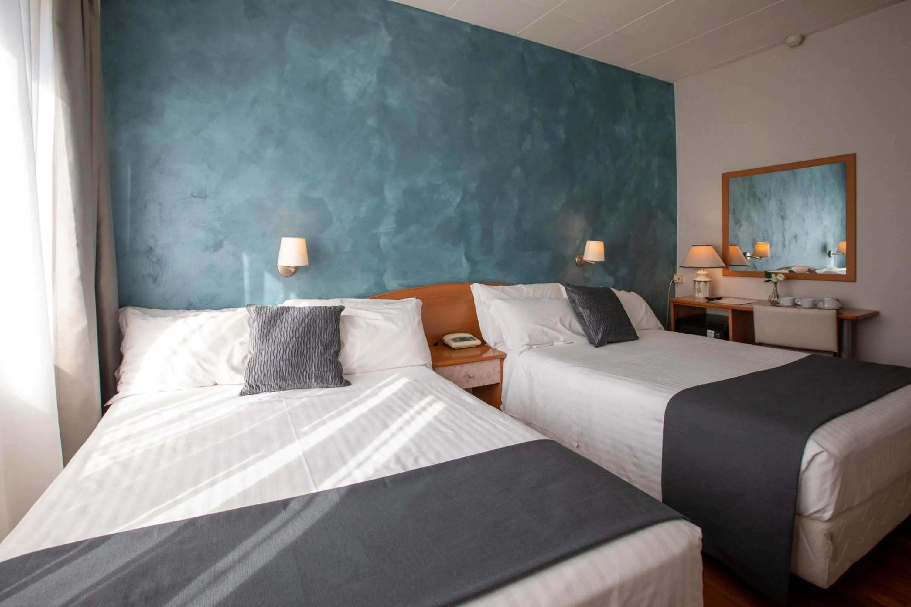 Superior Twin Room in Hotel Palace del Conero