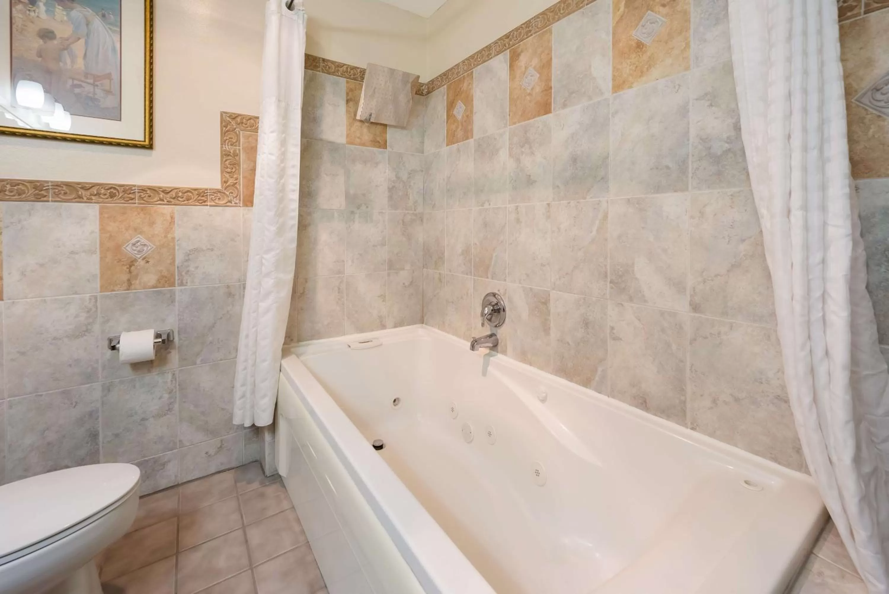 King Suite with Spa Bath in Best Western Mountain View Inn