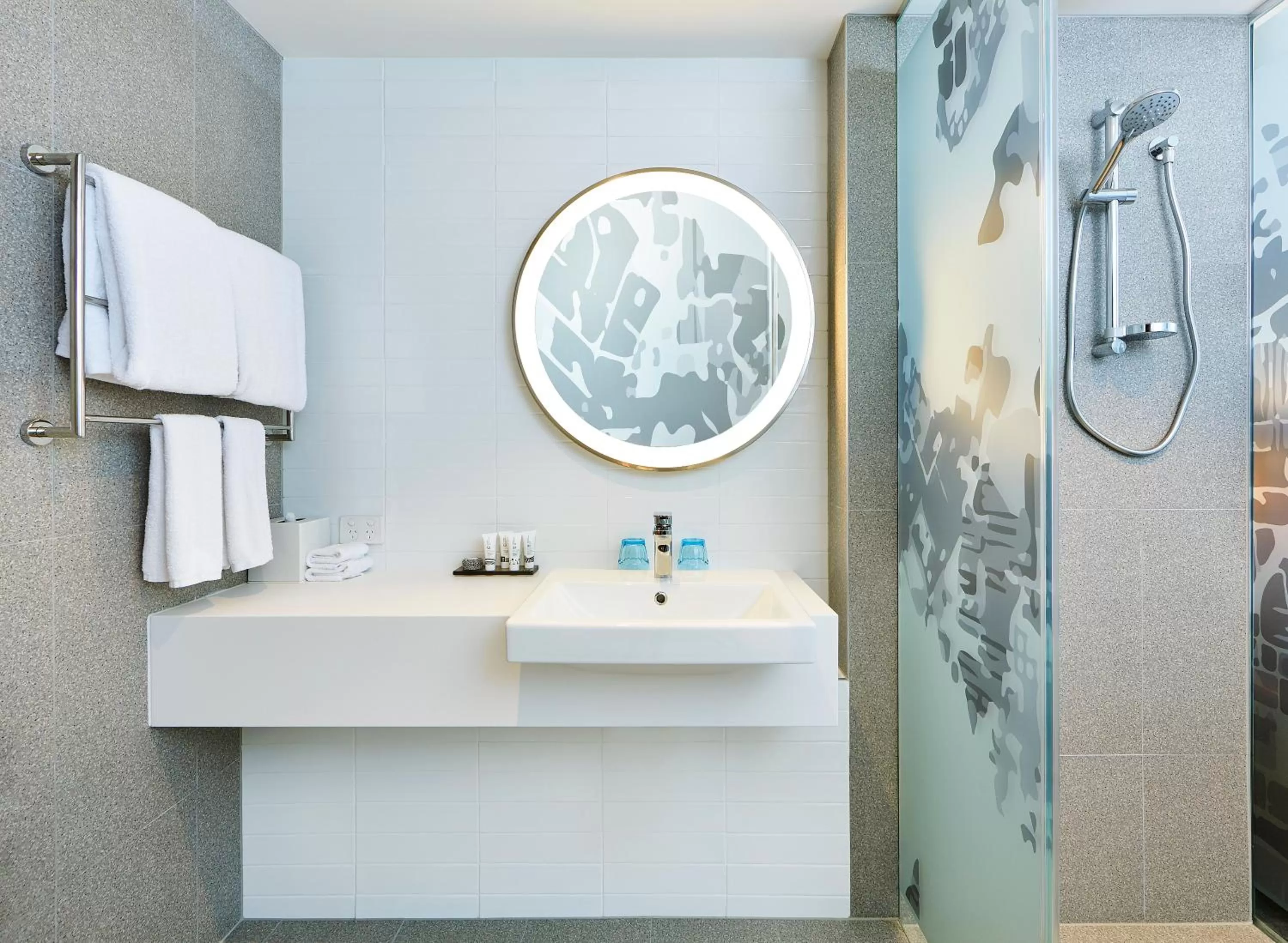 Standard King Room - Free Breakfast in Holiday Inn Express Newcastle by IHG