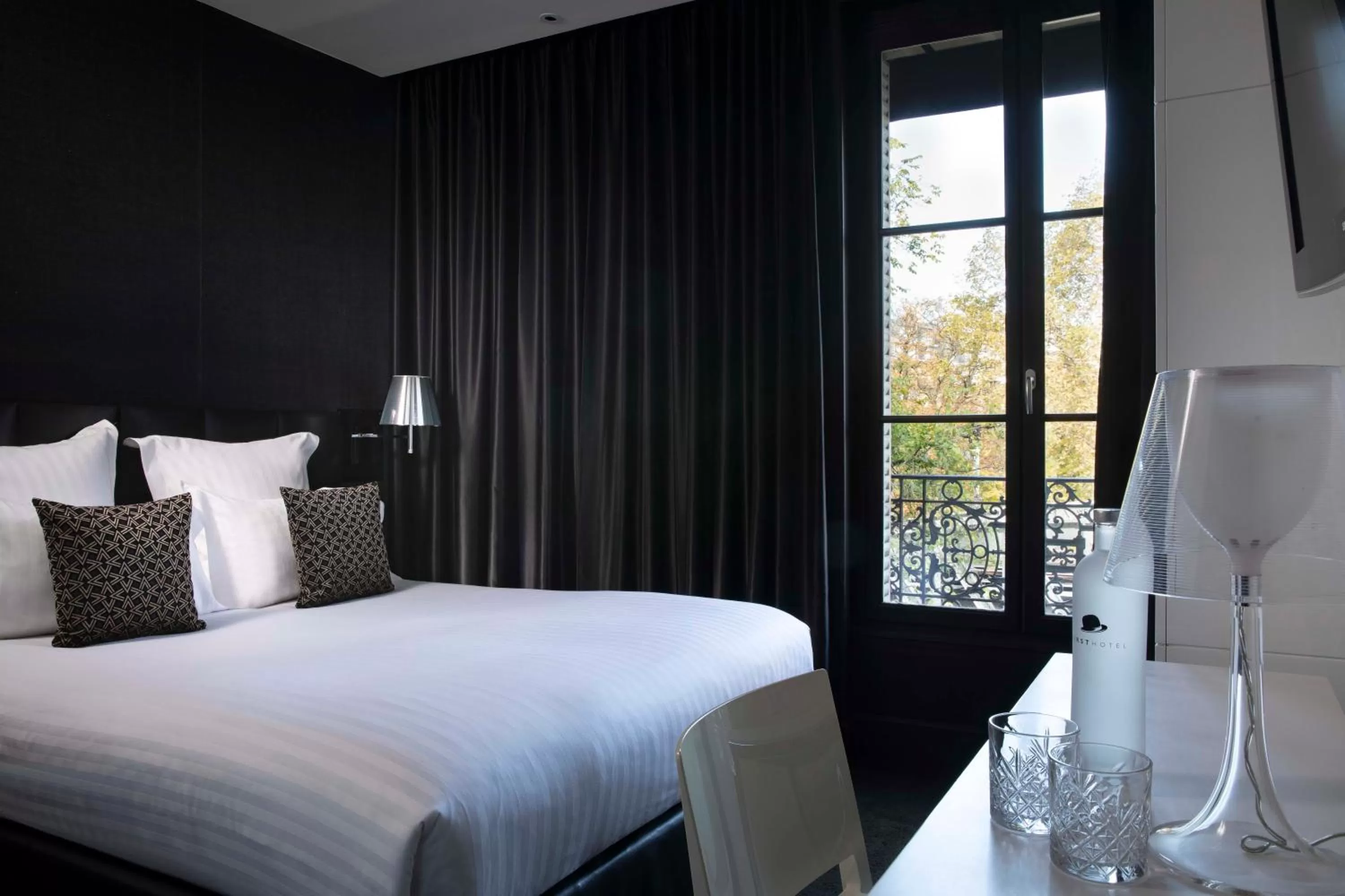 Classic Double Room in First Hotel Paris Tour Eiffel