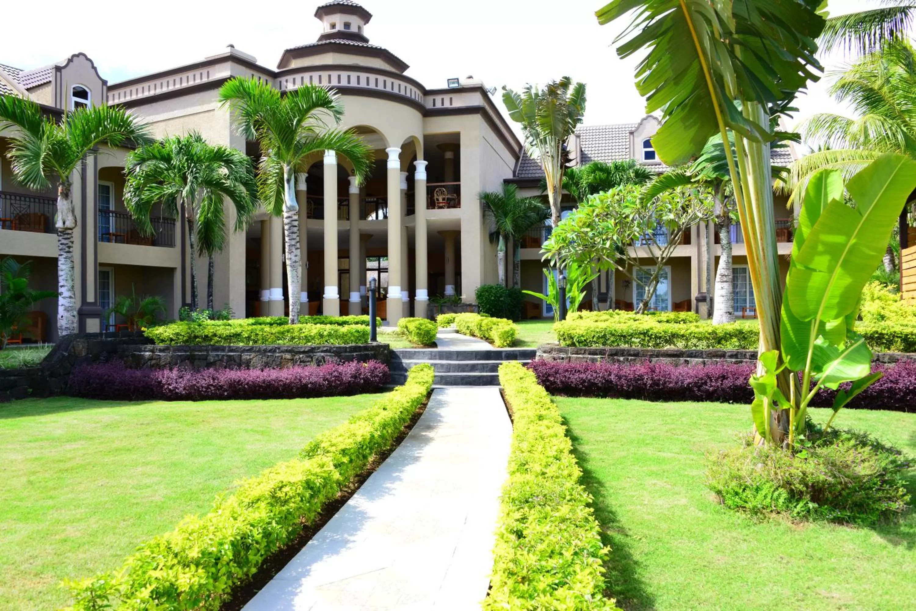 Property building in Sunset Reef Resort & Spa