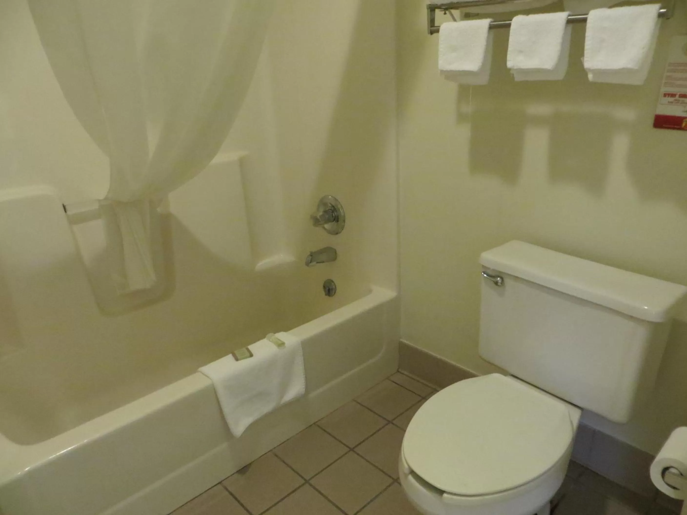 Queen Room with Two Queen Beds - Non-Smoking in Baymont by Wyndham Cave City