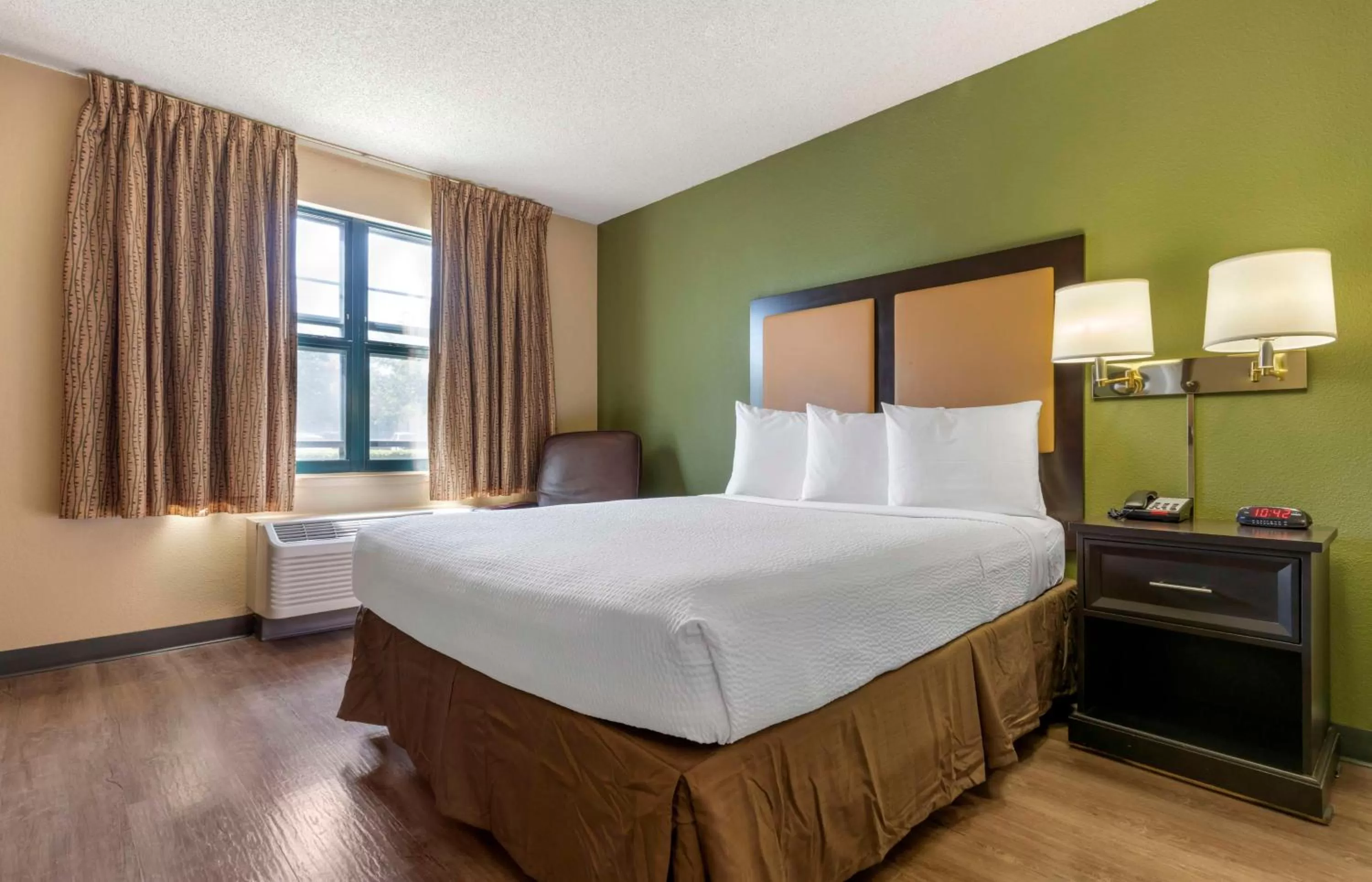 Queen studio with 1 Queen Bed - Disability Access/Non-Smoking in Extended Stay America Suites - Stockton - Tracy
