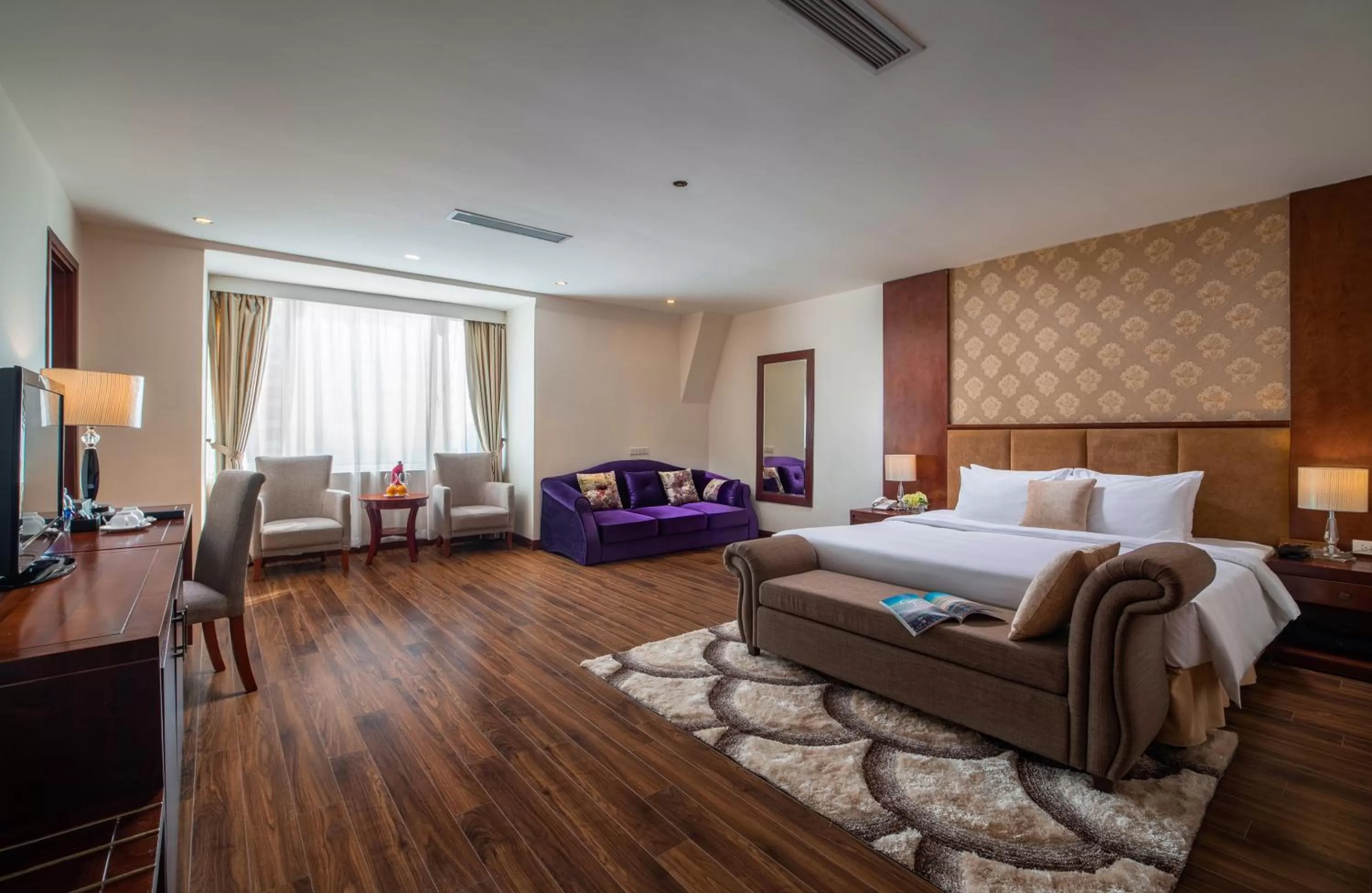 King Suite in Nesta Hotel Hanoi