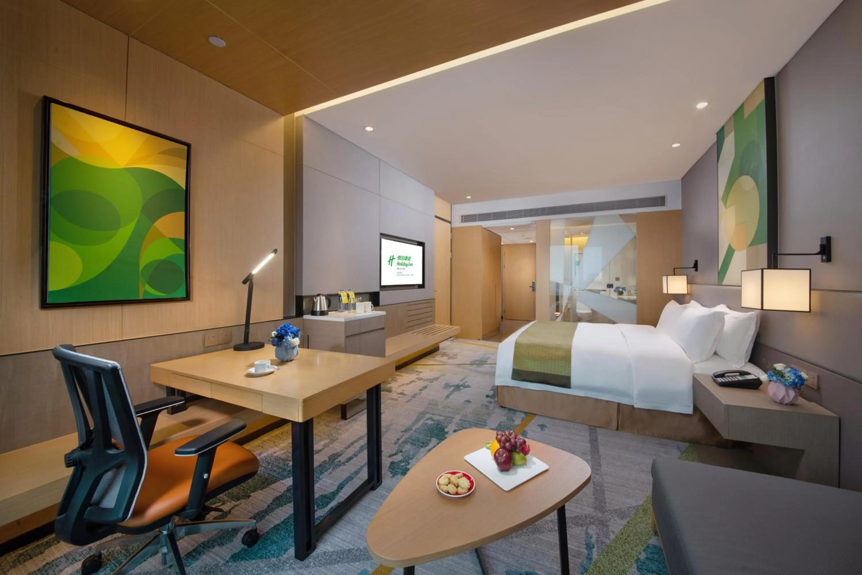 Standard King Room in Holiday Inn Hangzhou Airport Zone by IHG