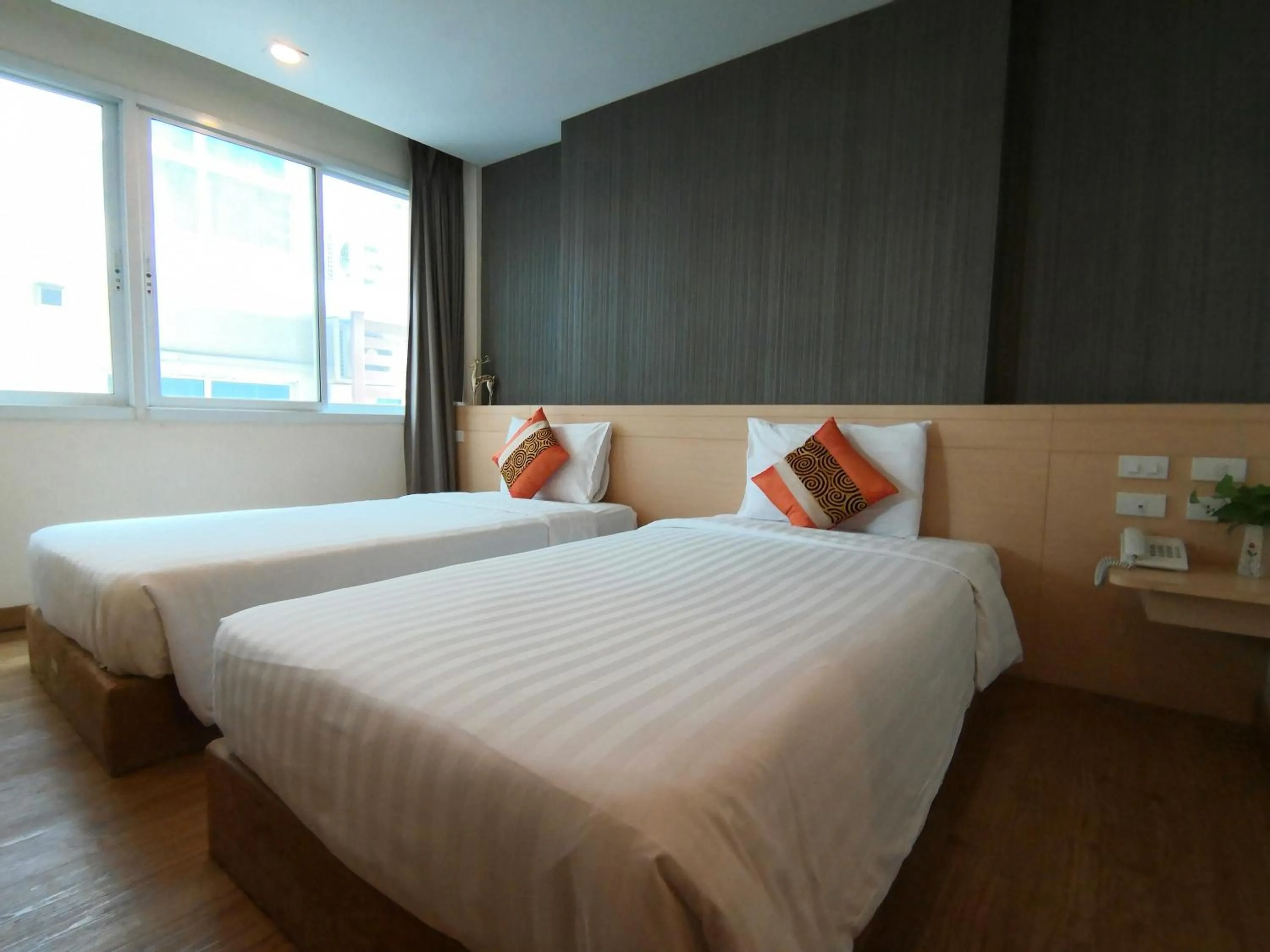 Superior Twin Room with City View in S3 Residence Park