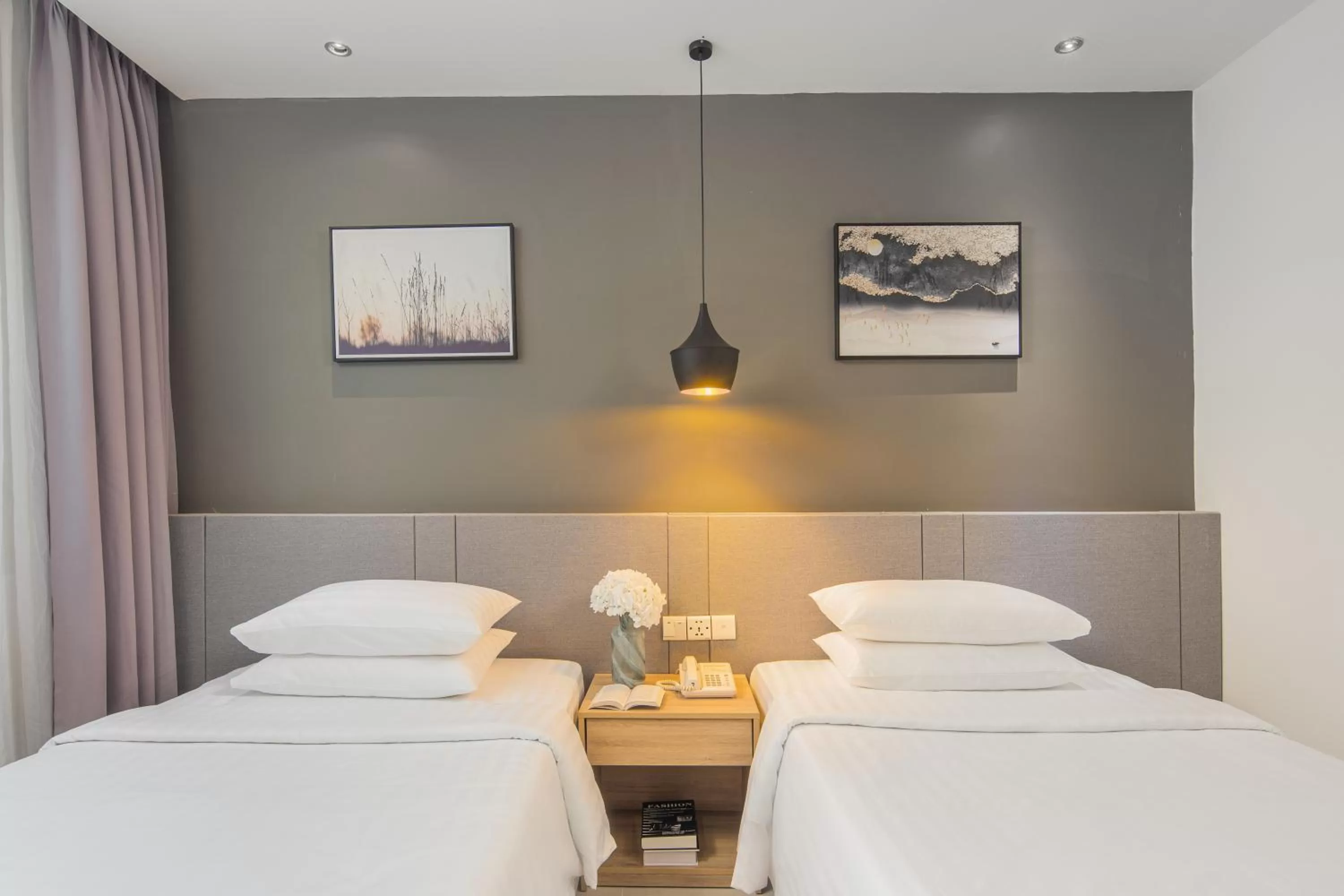 Superior Twin Room in Altos Hotel