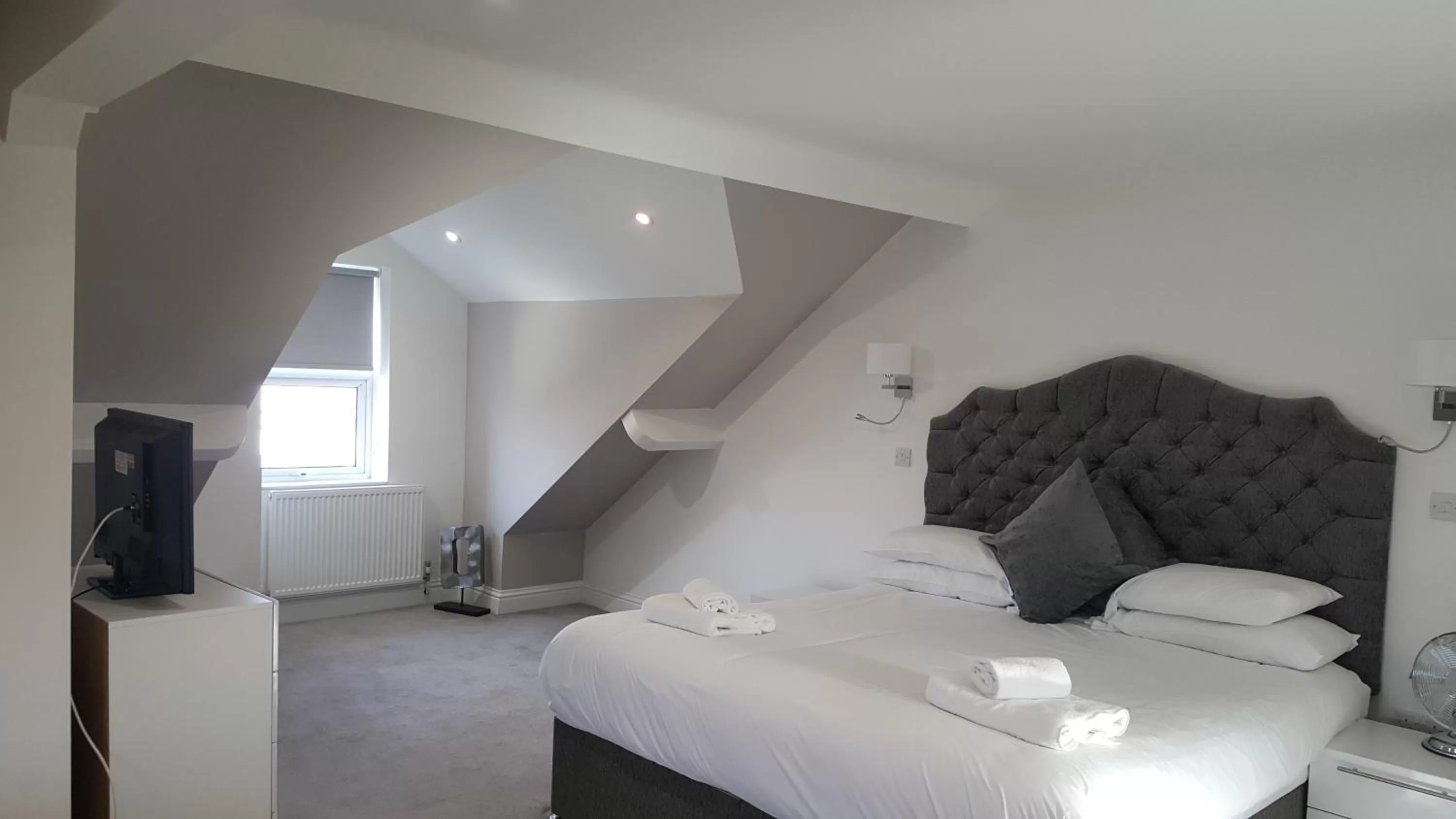 Superior Suite with Sea View in The York Hotel