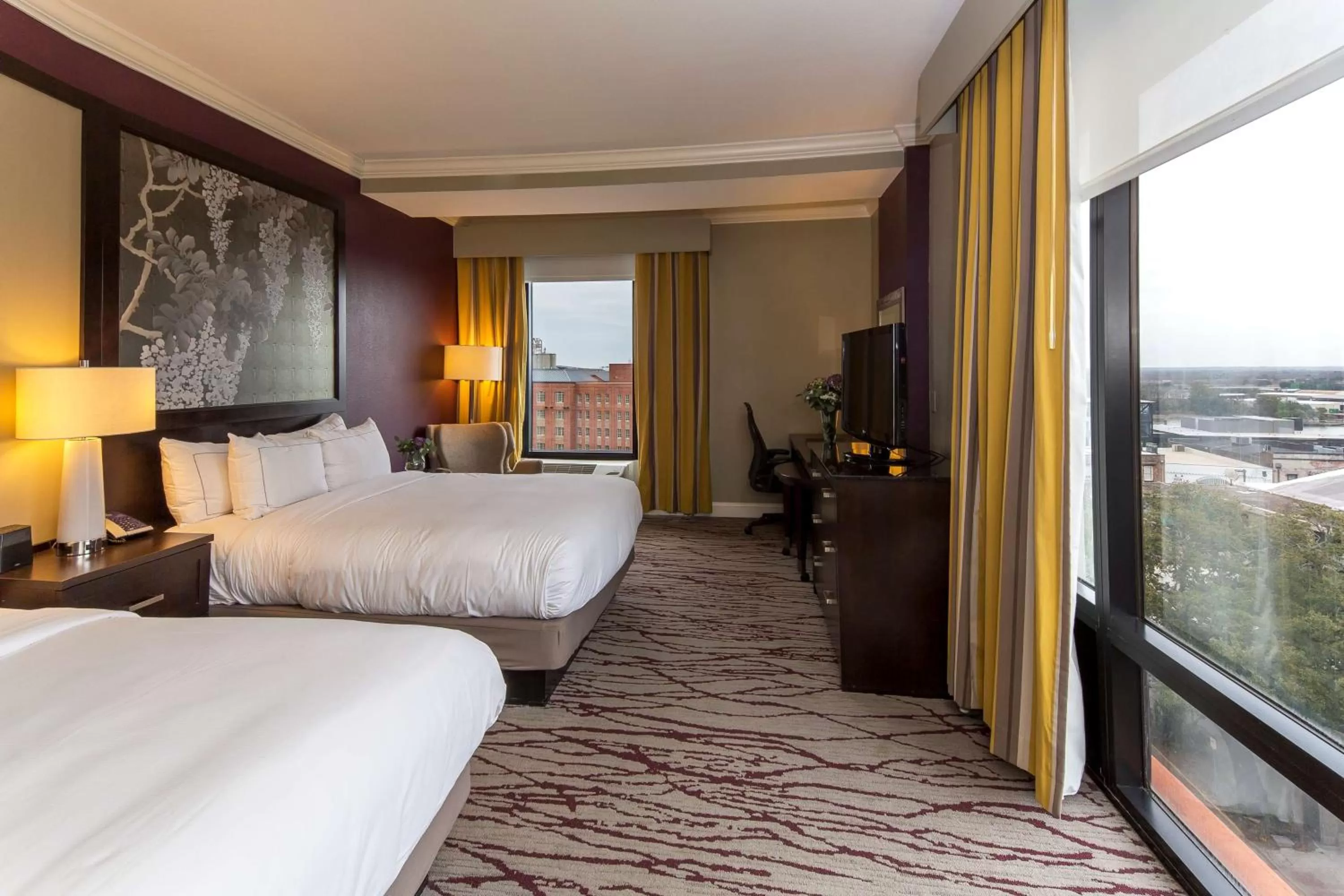 Corner Queen Room with Two Queen Beds in DoubleTree by Hilton Historic Savannah