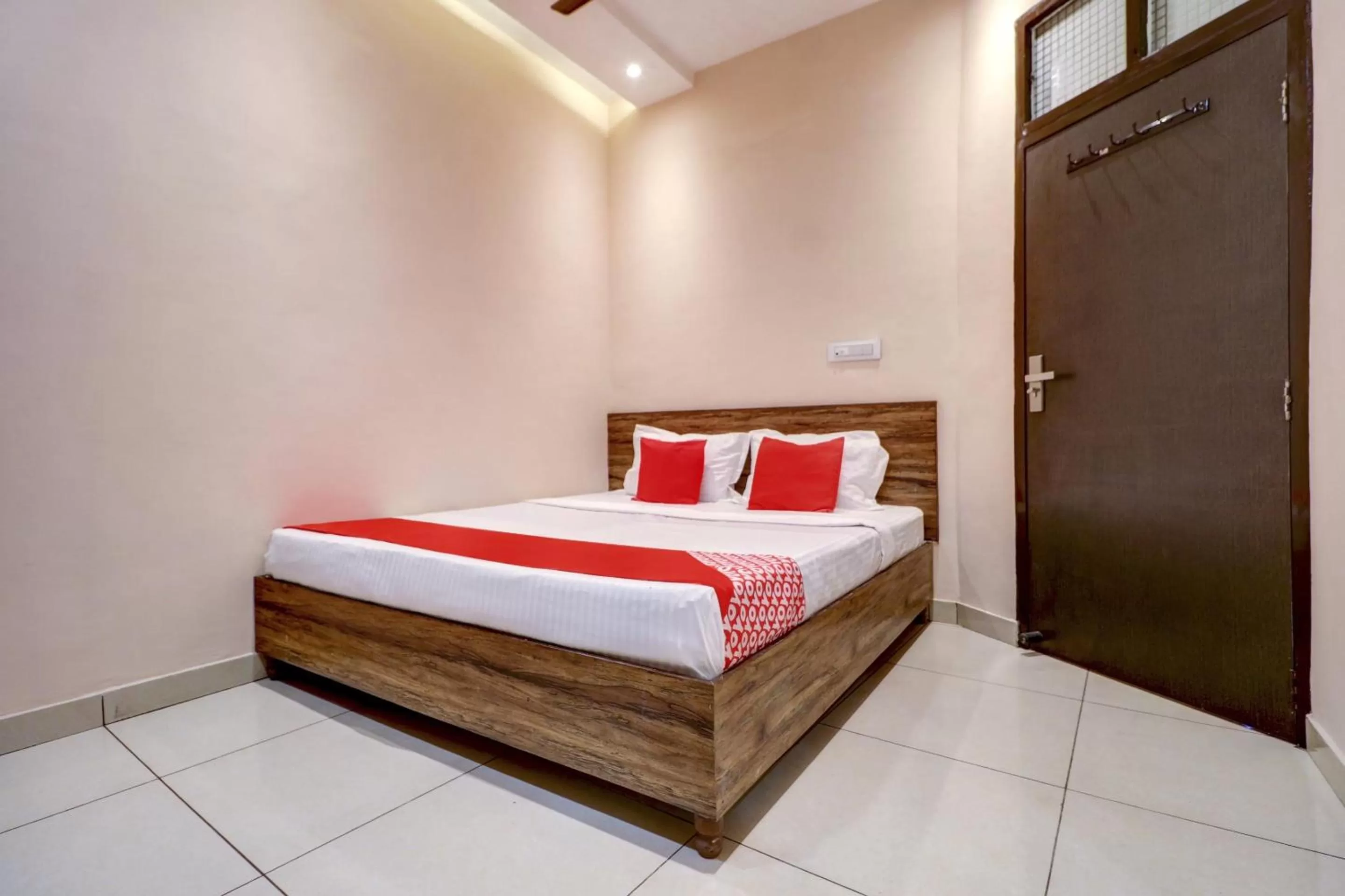 Standard Double Room in OYO Flagship 77562 Hotel Kabir