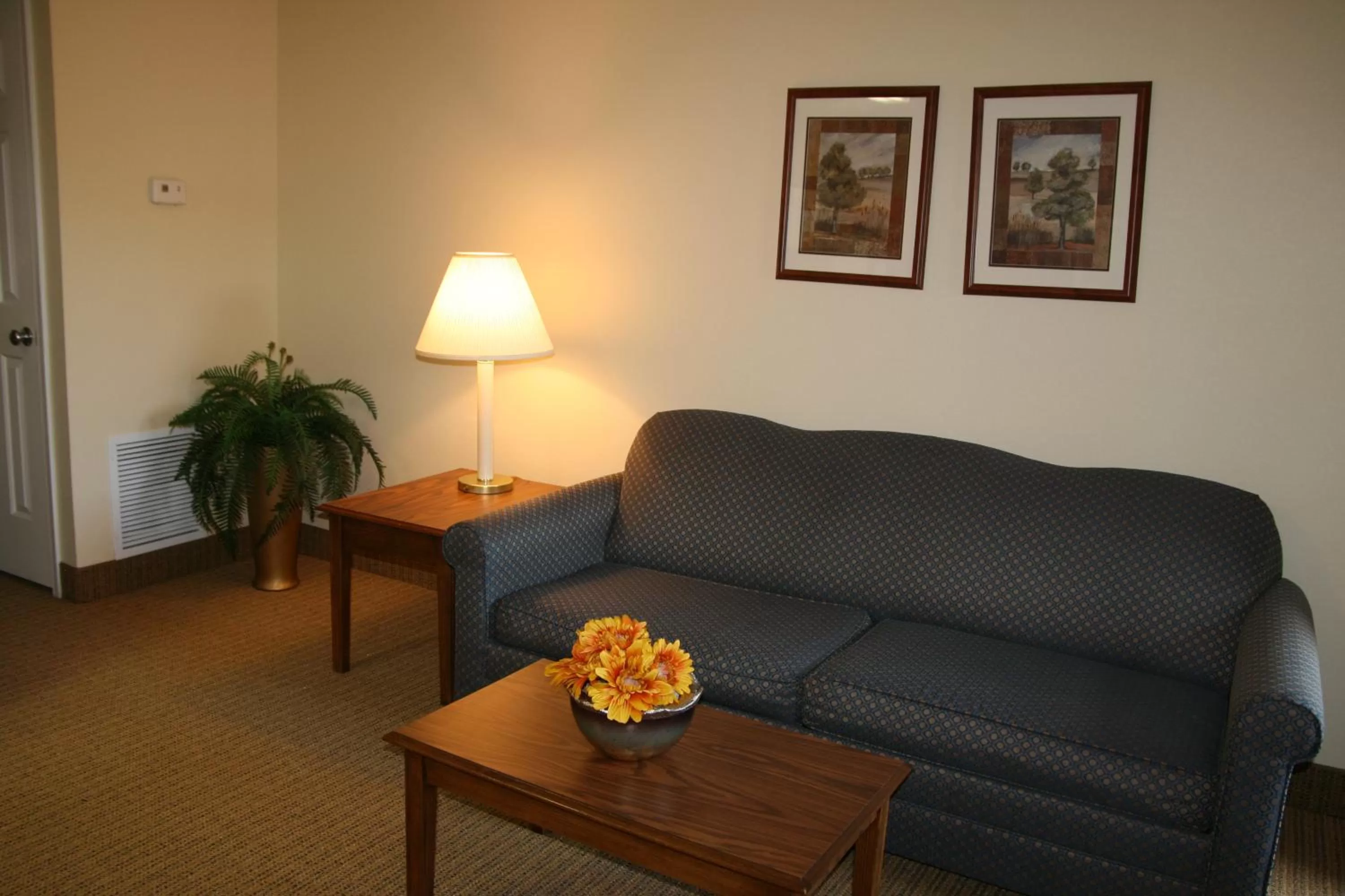 Queen Suite in Affordable Suites of America Fredericksburg