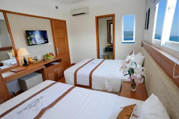 Deluxe Room with City View in Dendro beachfront Hotel
