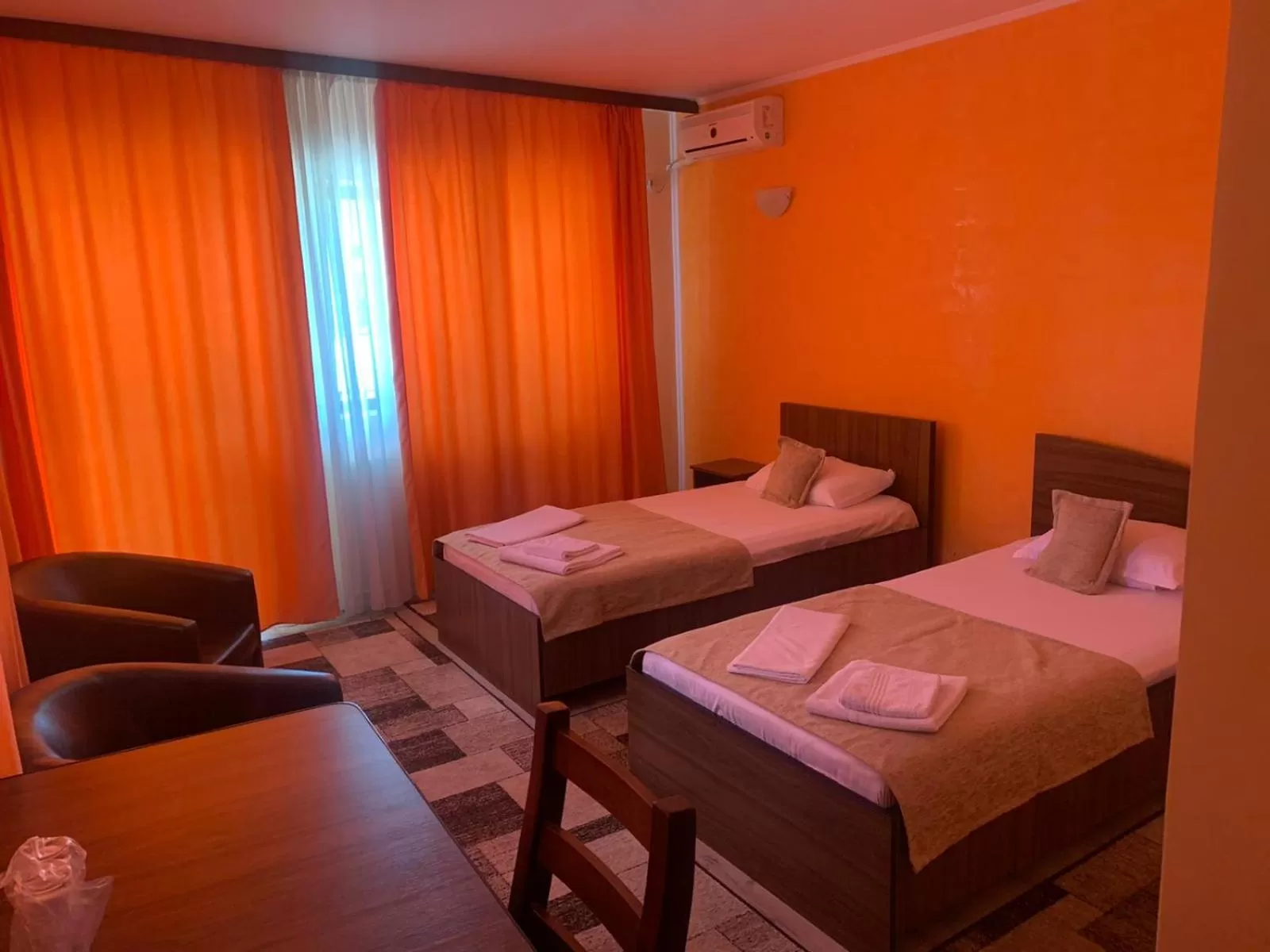 Twin Room in Hotel Eden