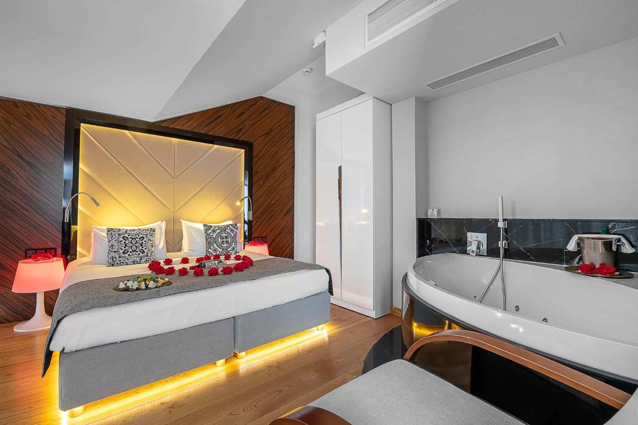 Wawel Terrace Suite with Spa Bath in INX Design Hotel