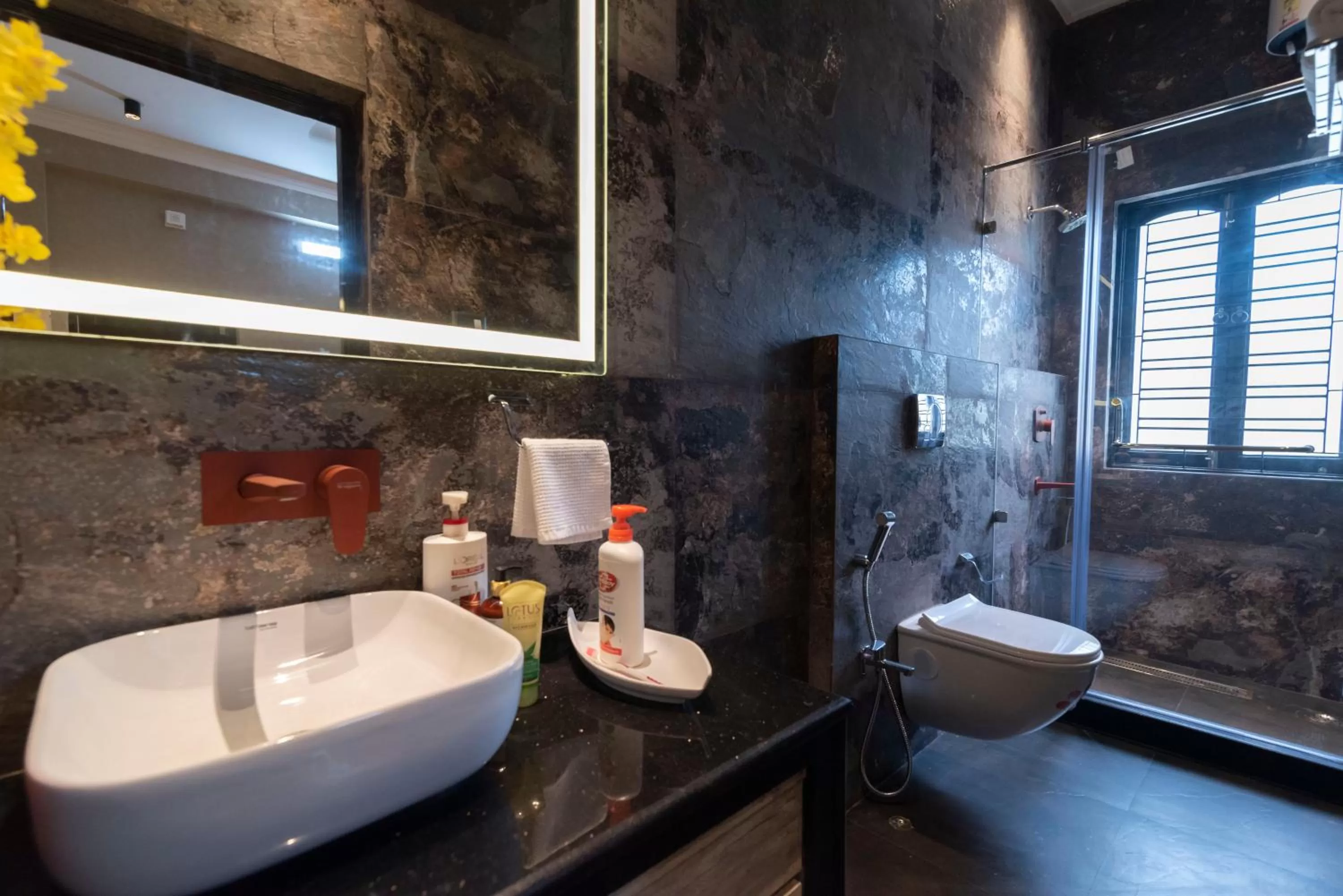 Deluxe Double Room in J's Nest