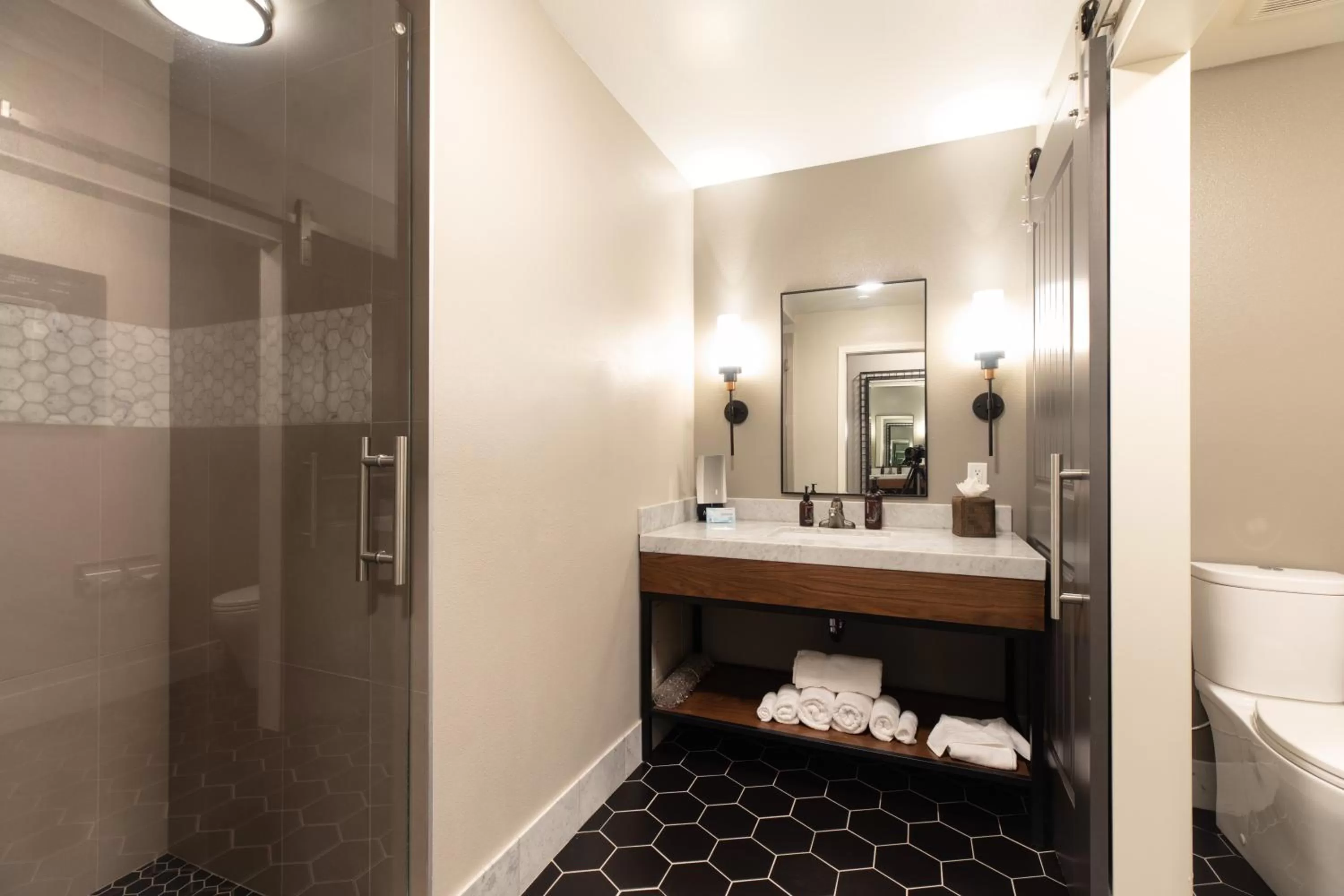 King Suite Walk-In Shower in Oxford Suites Paso Robles