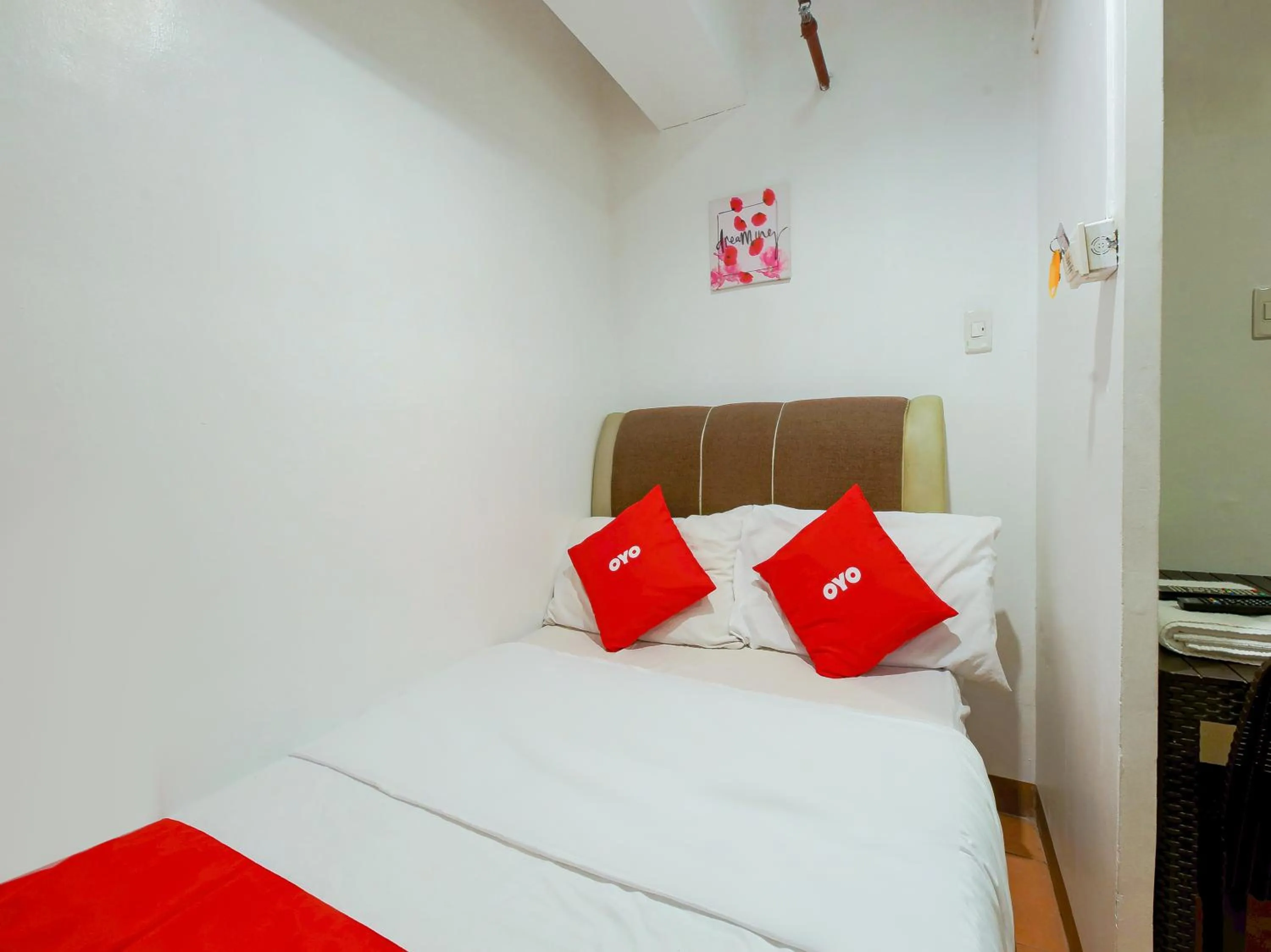 Standard Double Room in Super OYO 859 City Stay Inns Pasong Tamo