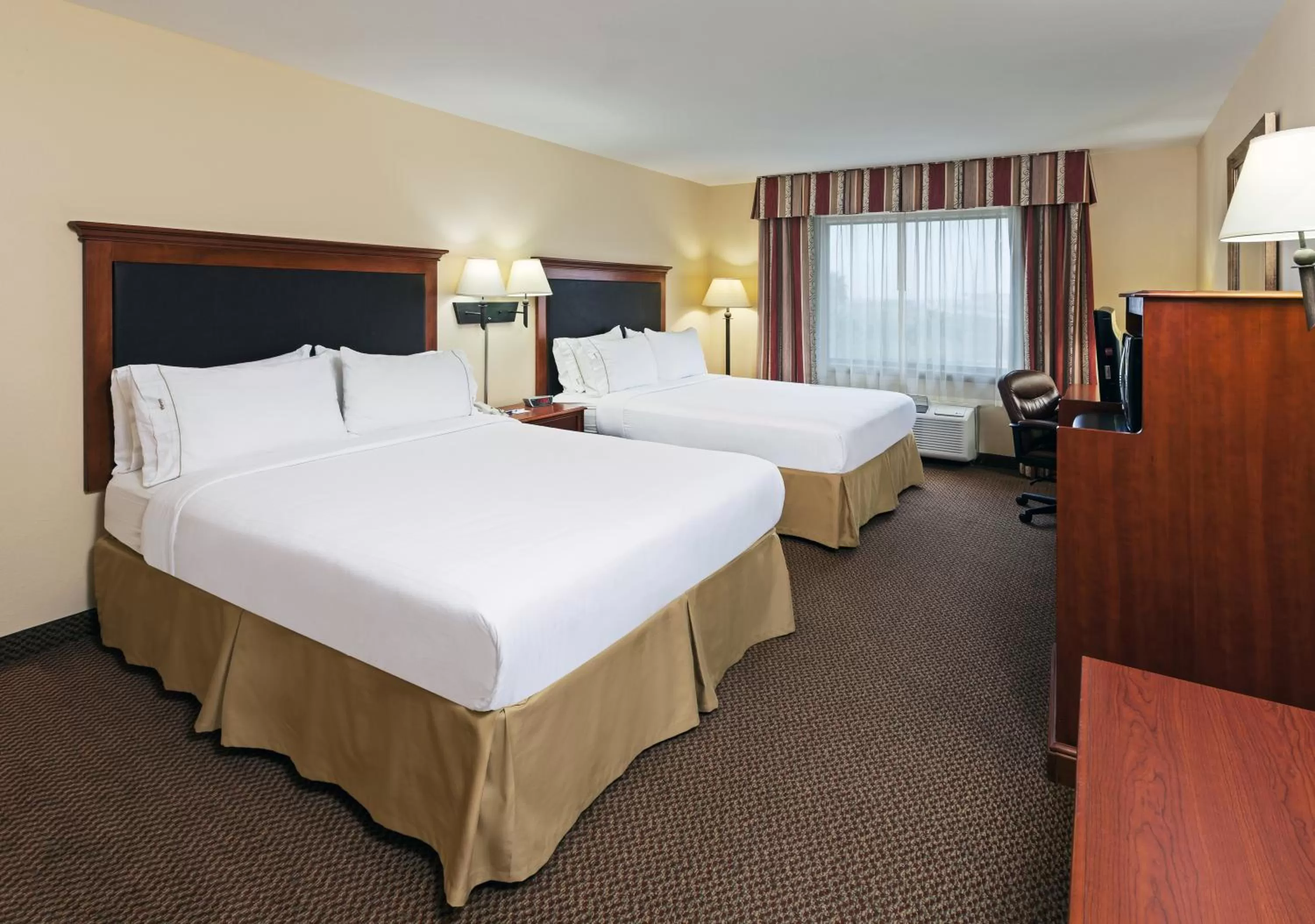 Standard Room with Two Queen Beds in Holiday Inn Express & Suites - Laredo-Event Center Area by IHG