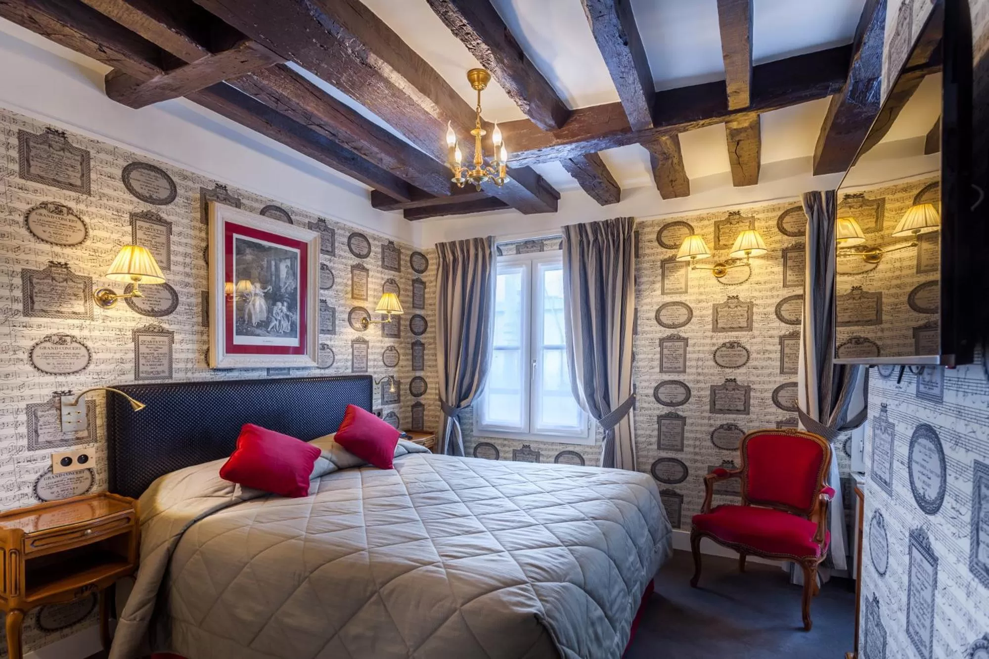 Deluxe Double Room in Grand Hôtel de L'Univers Saint-Germain