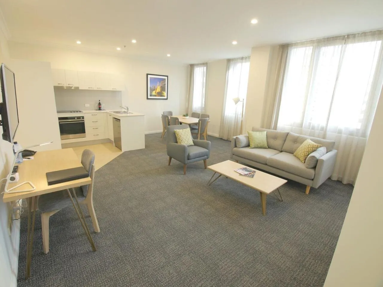 Three Bedroom King Suite - Non Smoking in Quality Apartments Adelaide Central