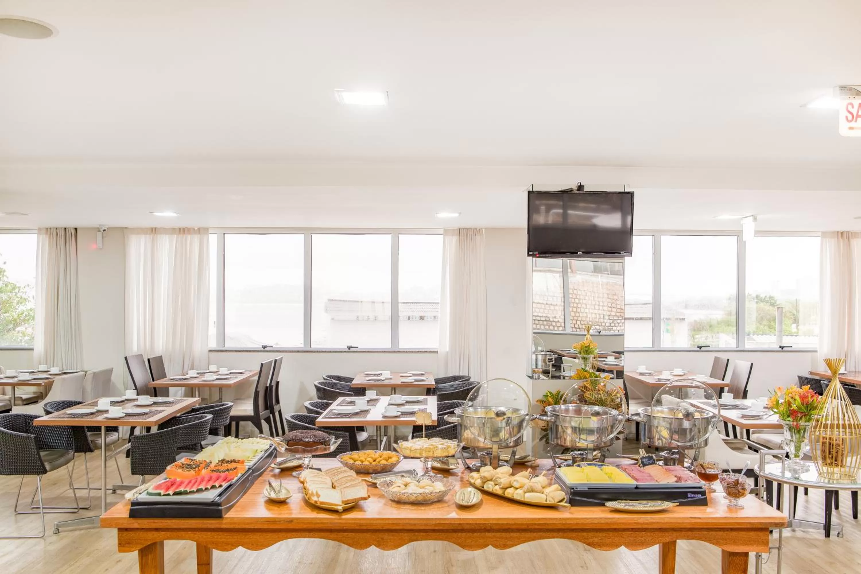 Breakfast in Iate Hotel Centro Florianópolis by RB Hotelaria