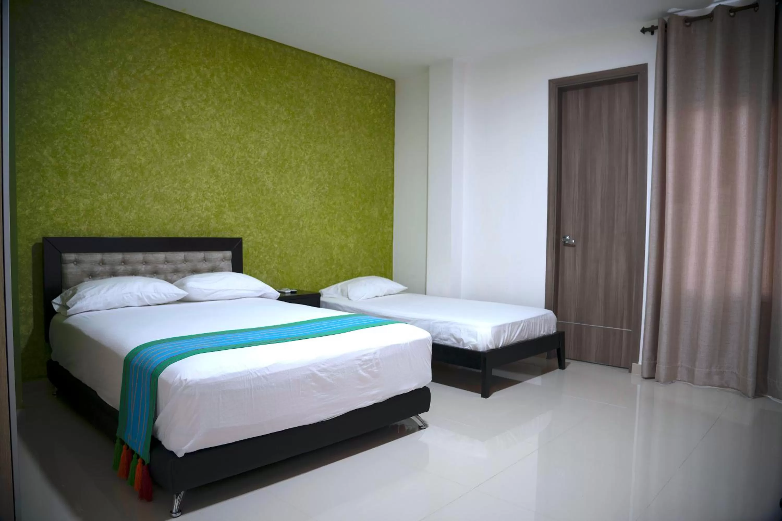 Standard Triple Room in Hotel Emerawaa