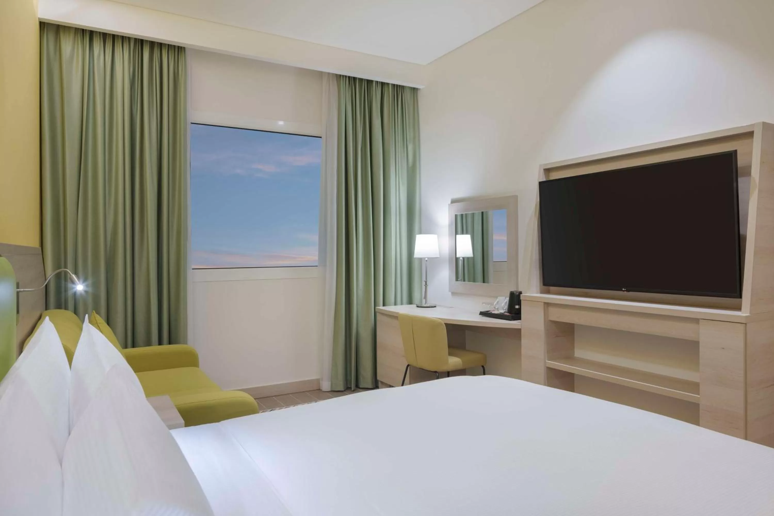 King Room with Sofa Bed in Hampton By Hilton Doha Old Town