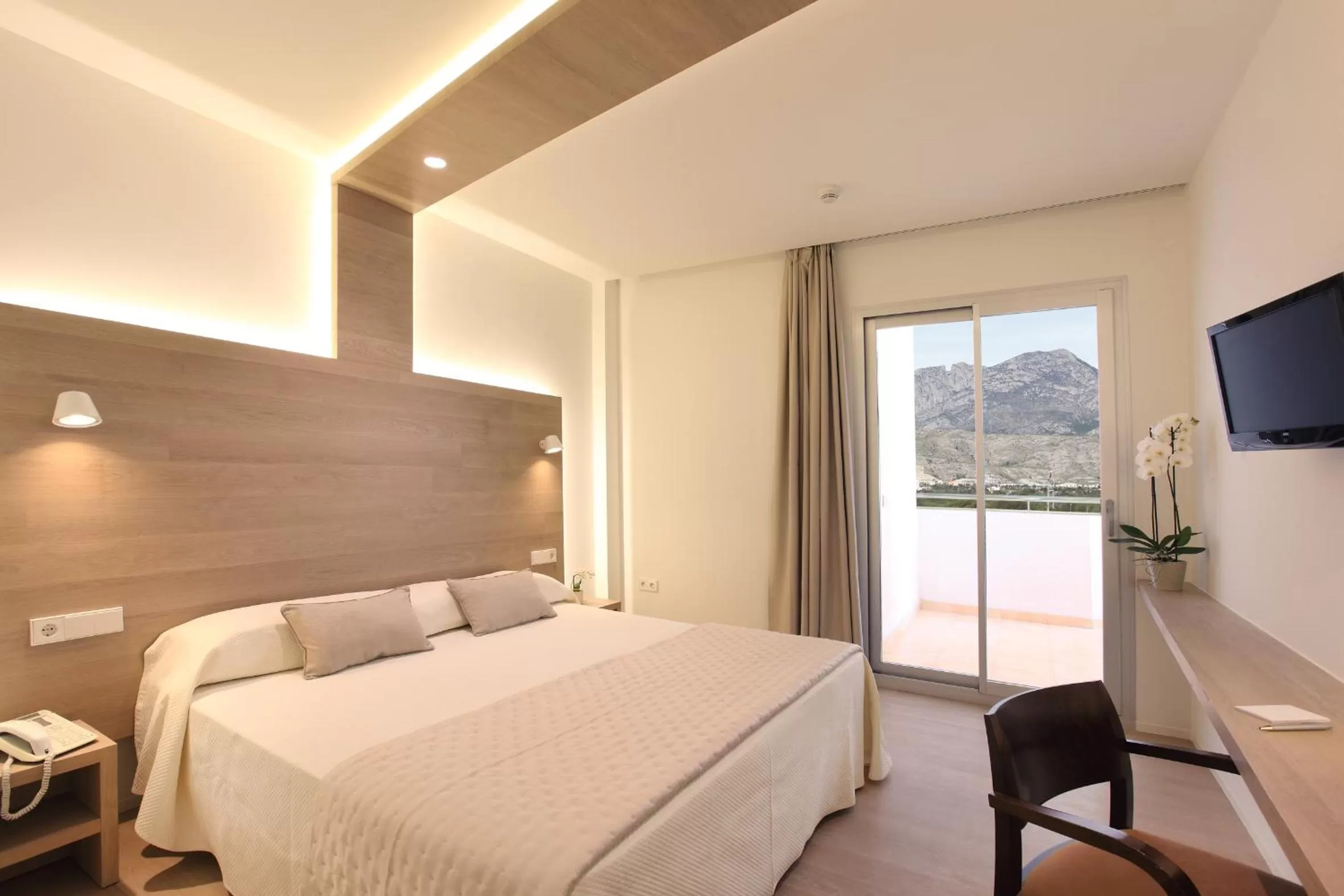 Twin  Room with View (3 Adults) in Hotel Carlos I