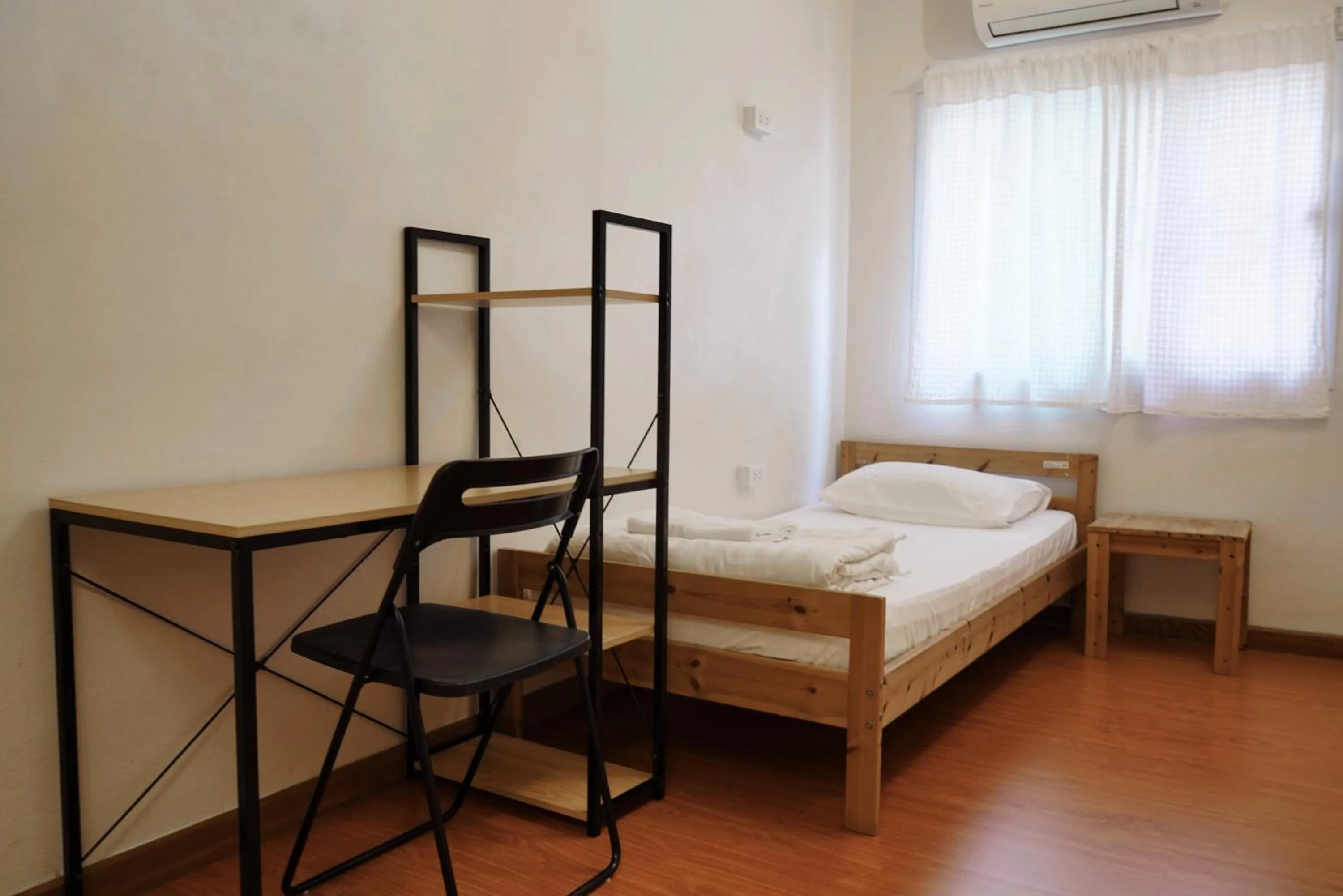 Single Room with Shared Bathroom - single occupancy in PanPan Hostel
