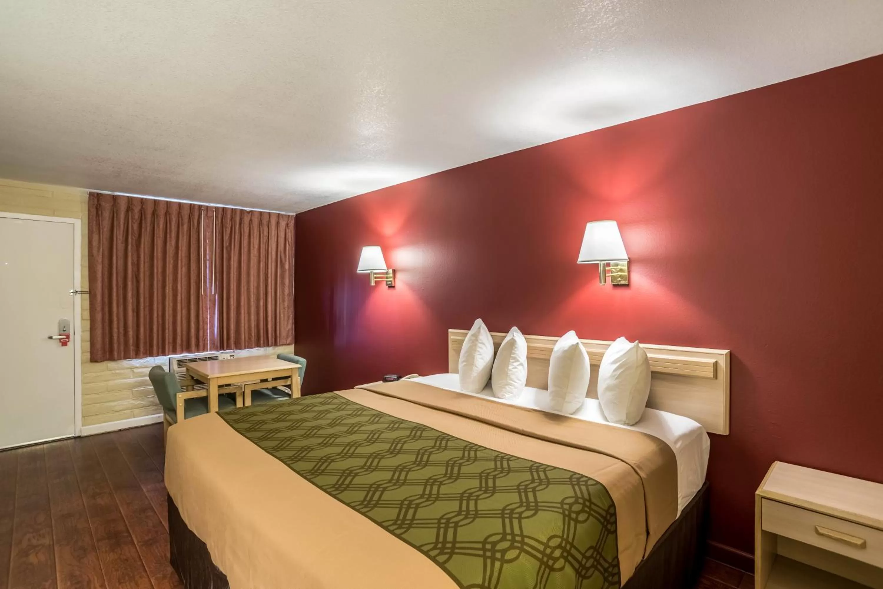 King Room - Non-Smoking in Econo Lodge I-40 Exit 286-Holbrook Holbrook