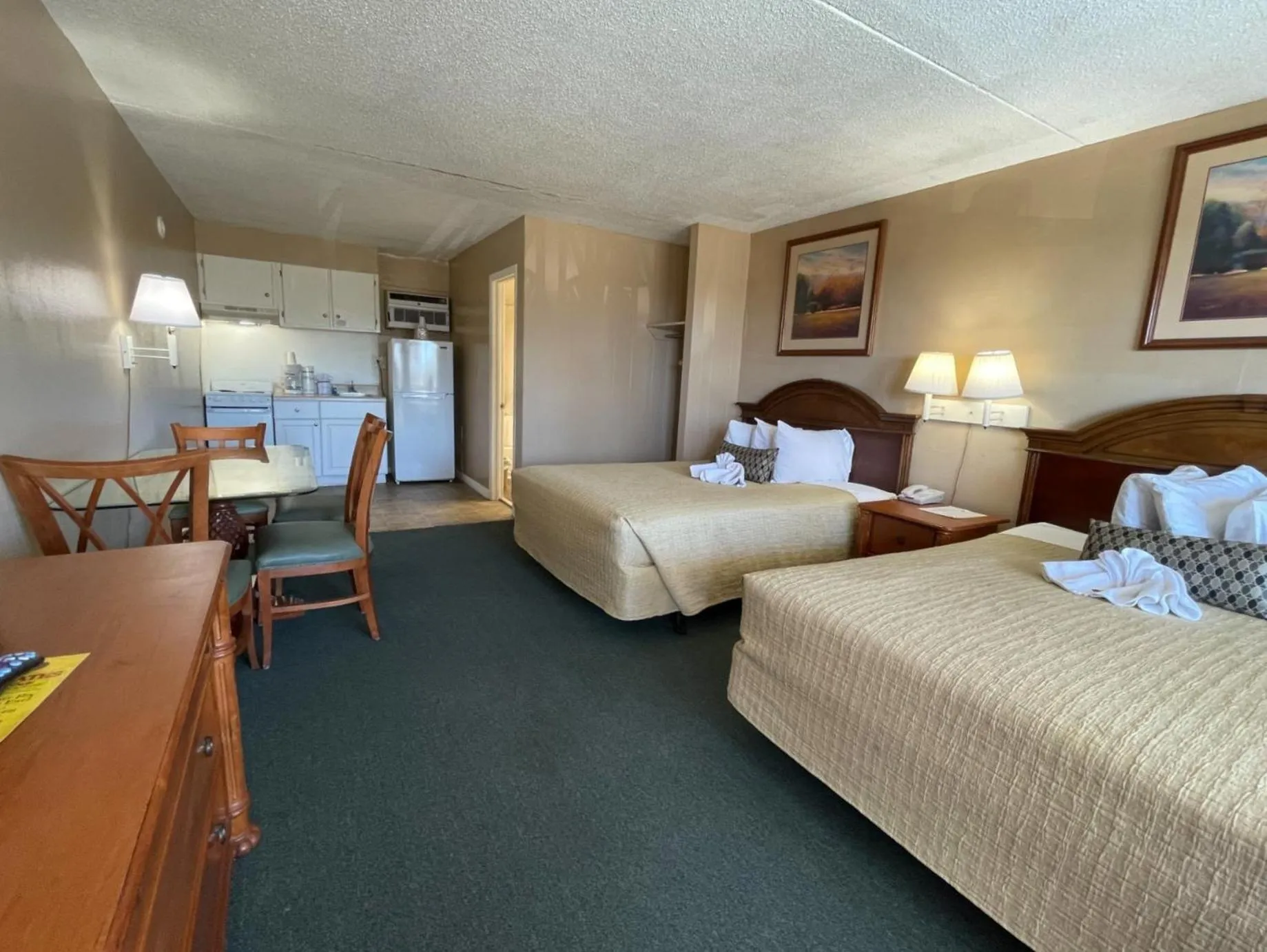 Non-Oceanfront Double Queen Room in Oceanfront Viking Motel