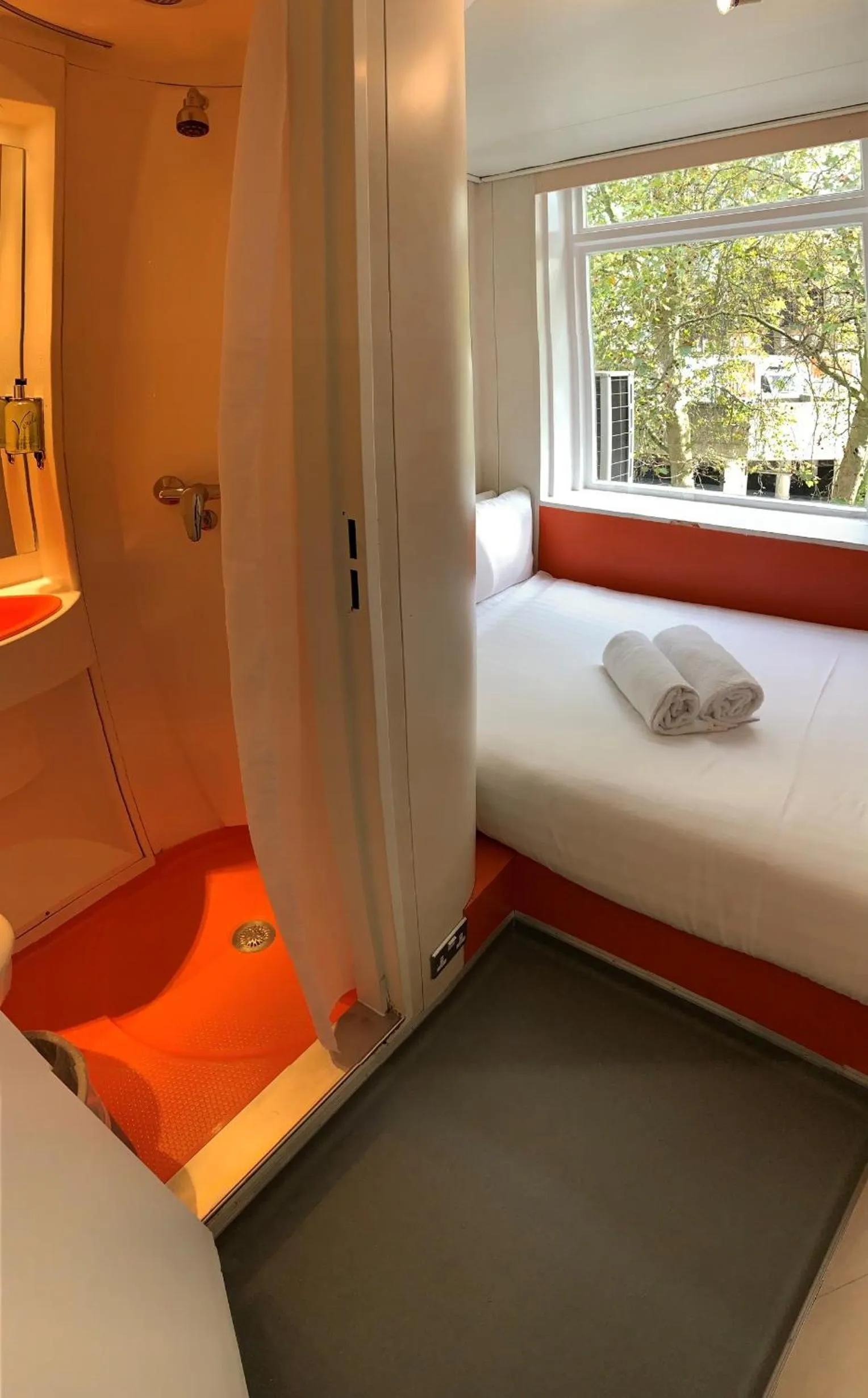 Budget Double Room in easyHotel South Kensington