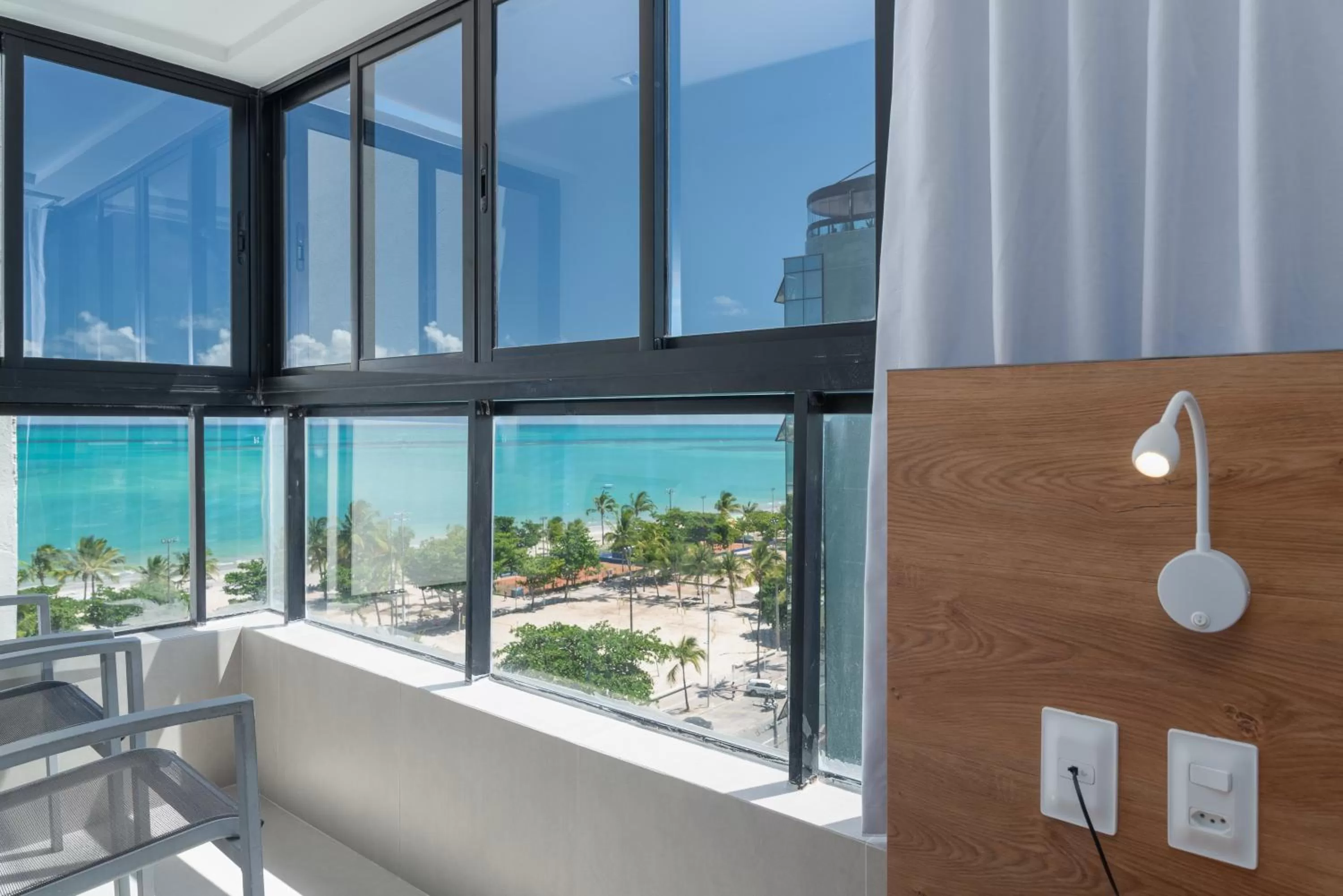 Premium Couple with Balcony in Vistamar Hotel