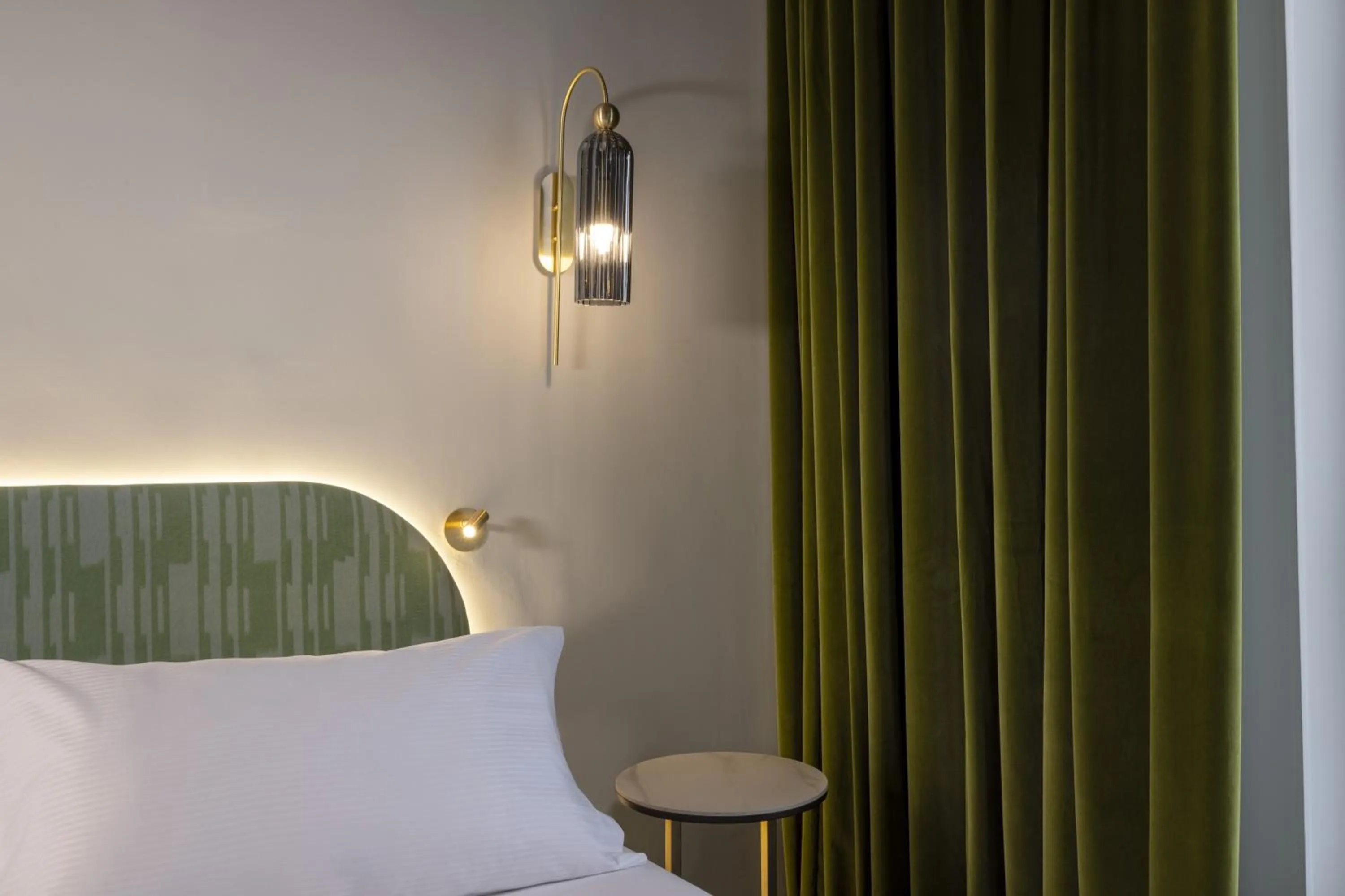 Deluxe Double or Twin Room with City View in Hotel De Lutece - Notre-Dame