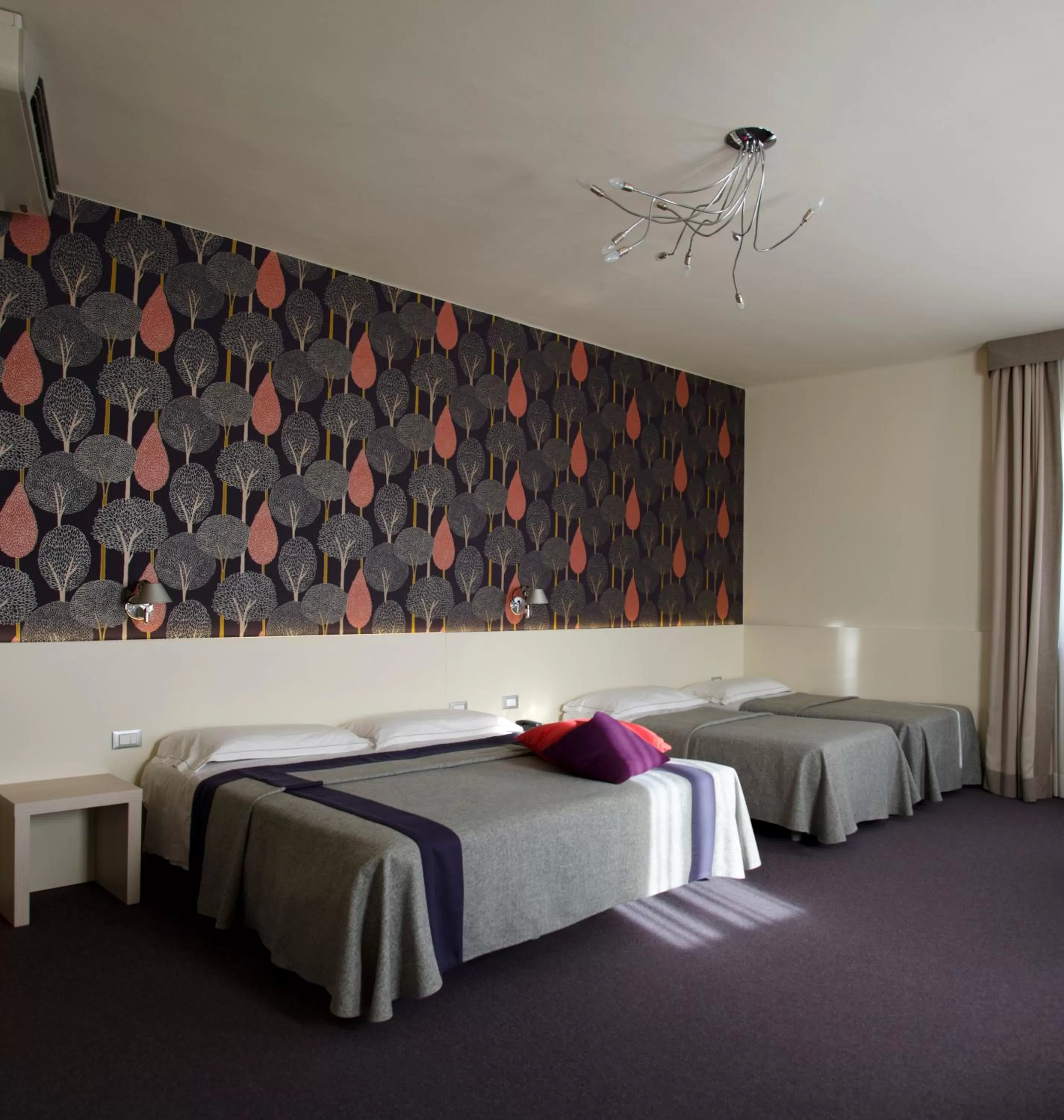 Quadruple Room in Key Hotel