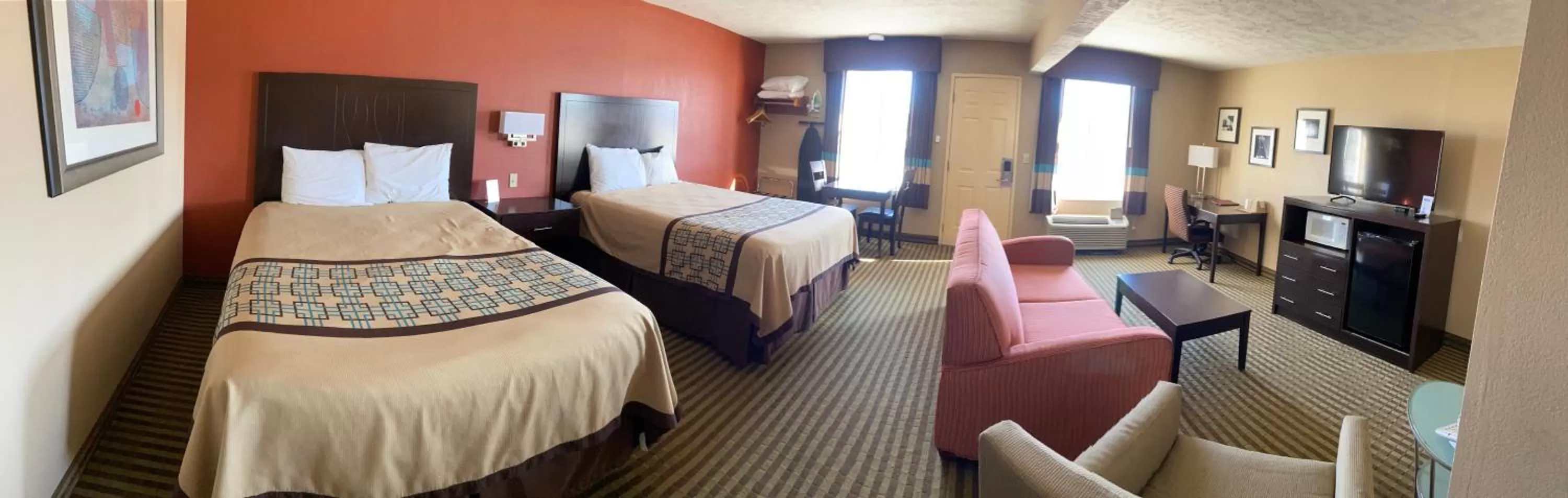 Deluxe Family Suite in Victorian Inn