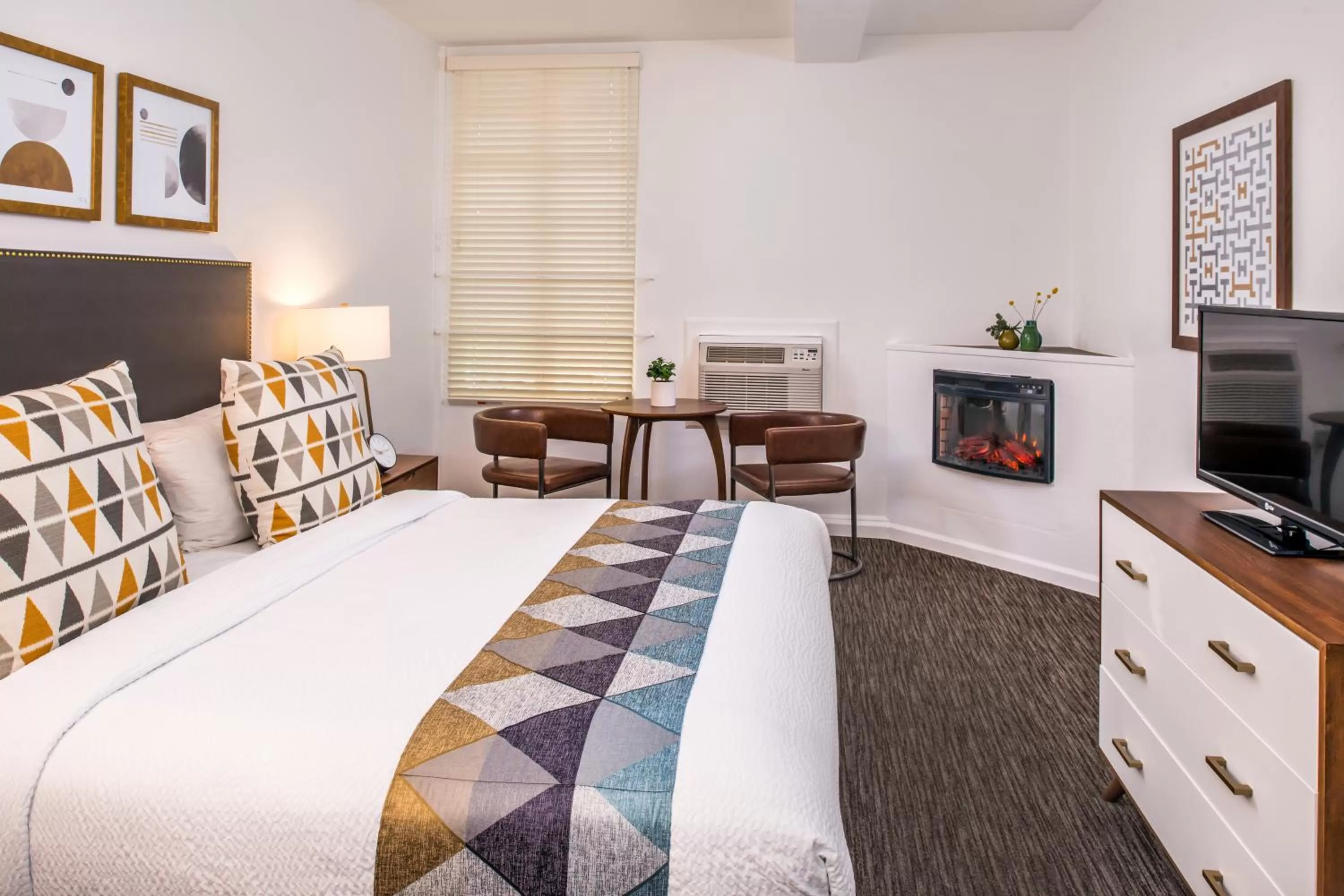 Village Tower King in Wine Valley Inn