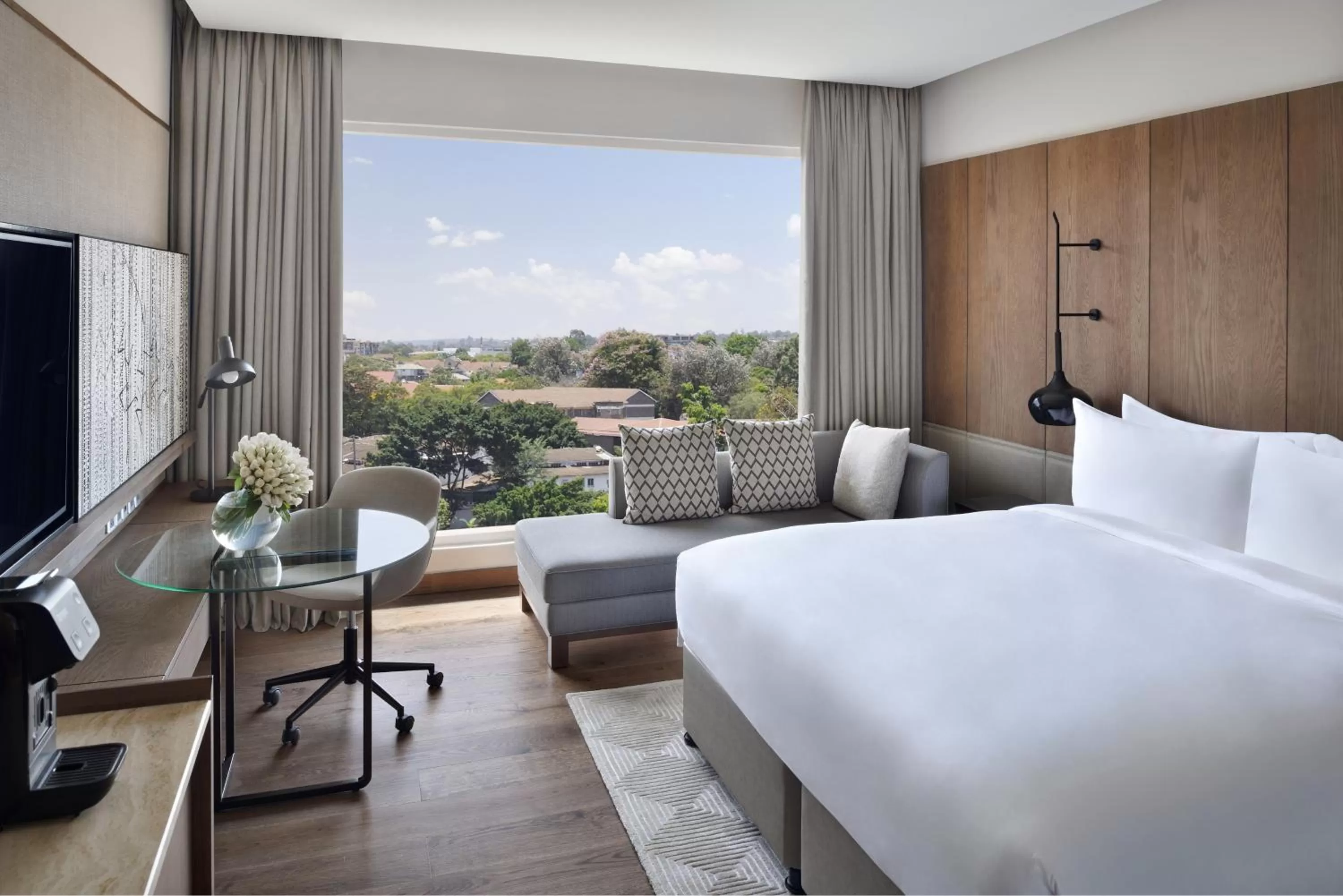 Sankara Executive Room, Executive lounge access, 1 King in Sankara Nairobi, Autograph Collection