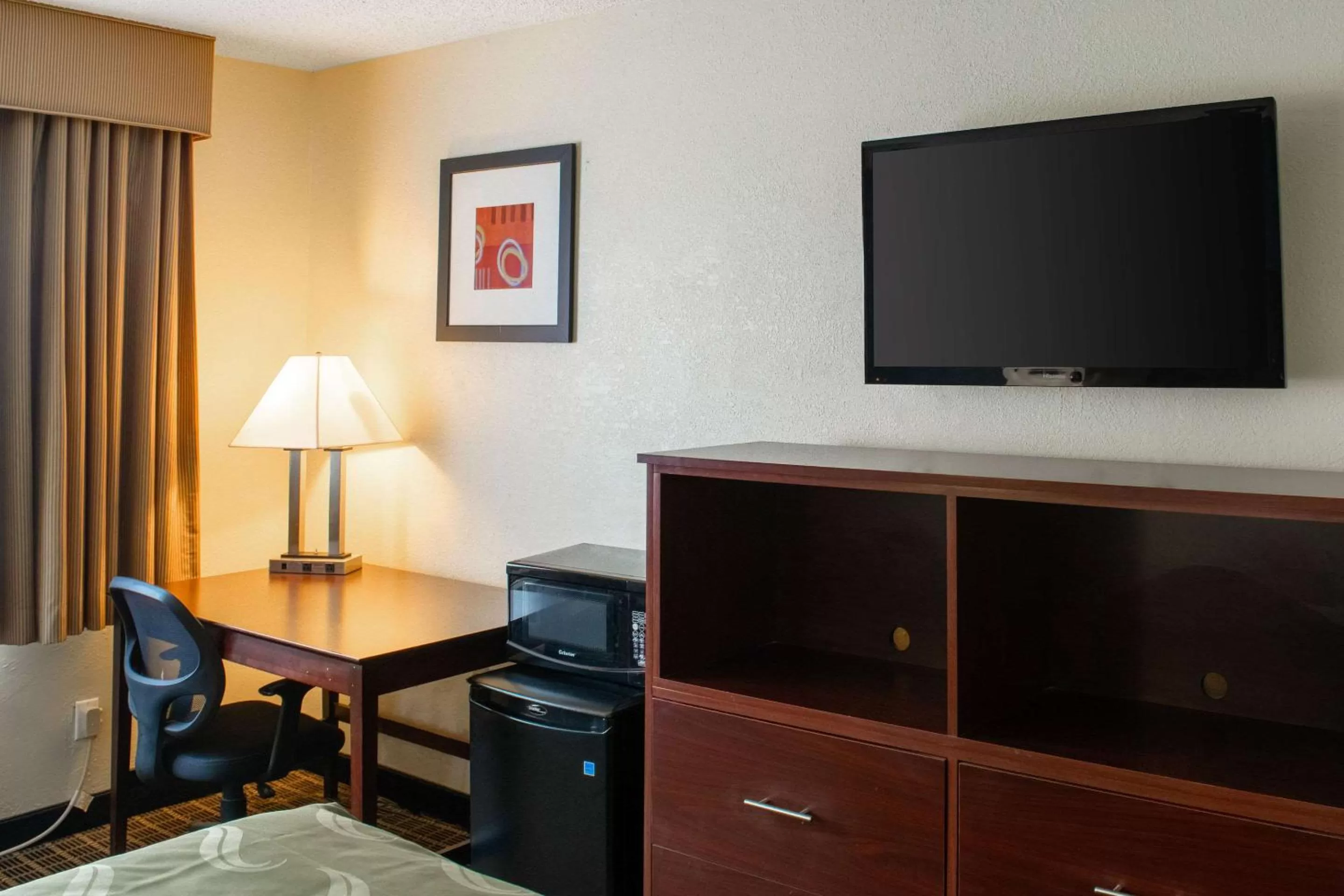 Queen Room - Accessible/Nonsmoking in Quality Inn Plainfield - Indianapolis West