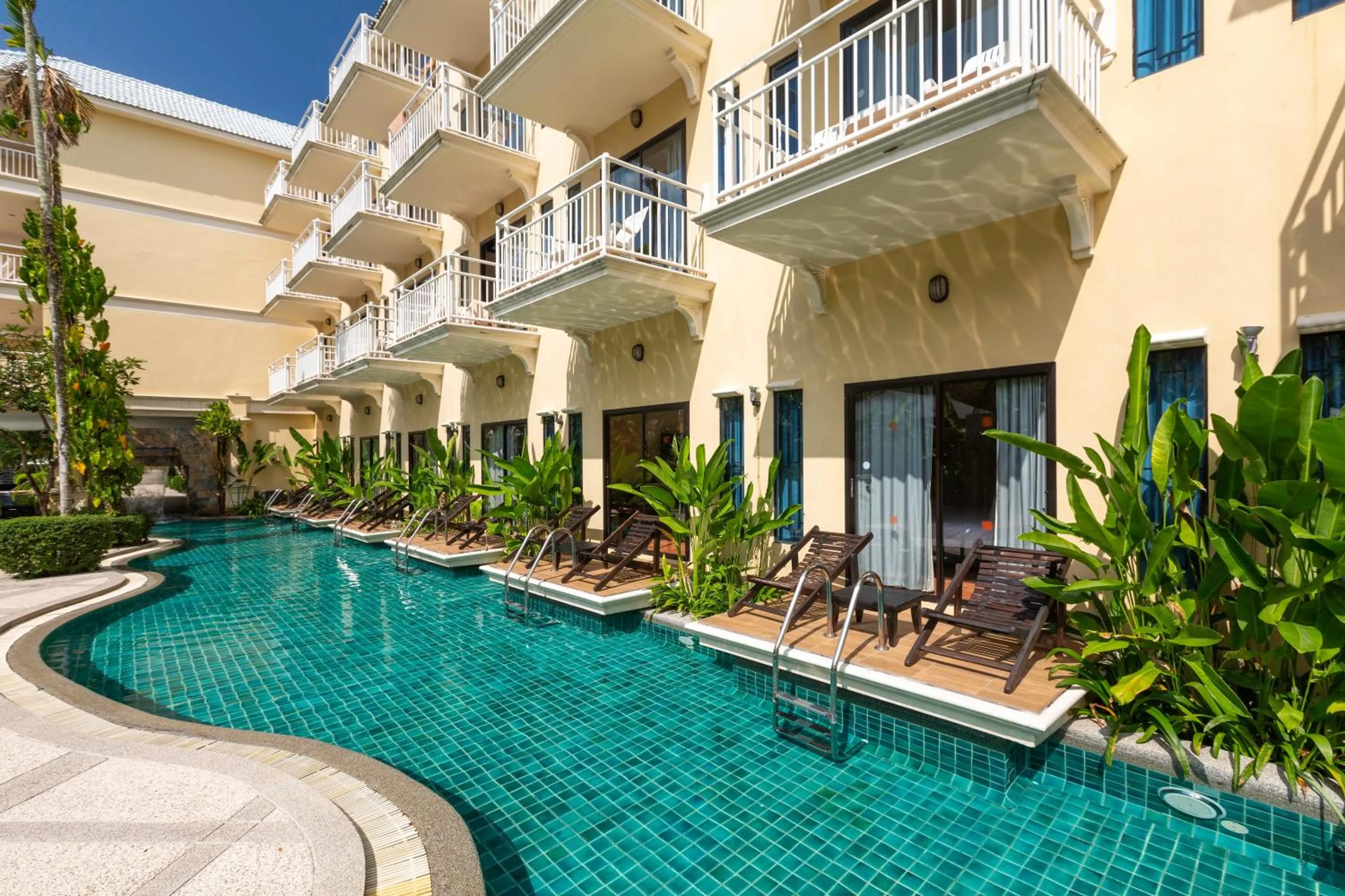 Deluxe Double Room with Pool Access in The Front Village - SHA Plus