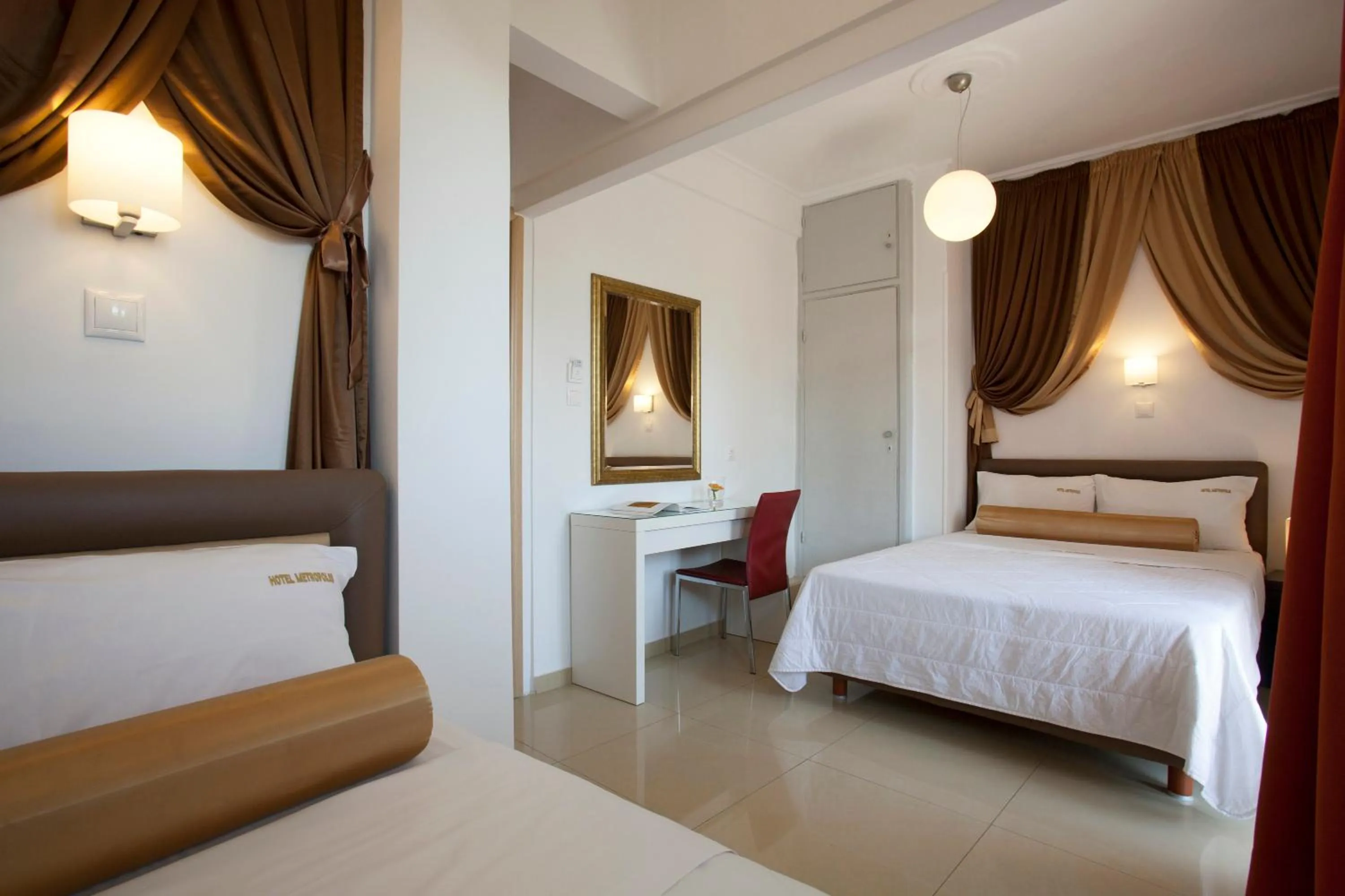 Triple Room with Acropolis View in Metropolis Hotel