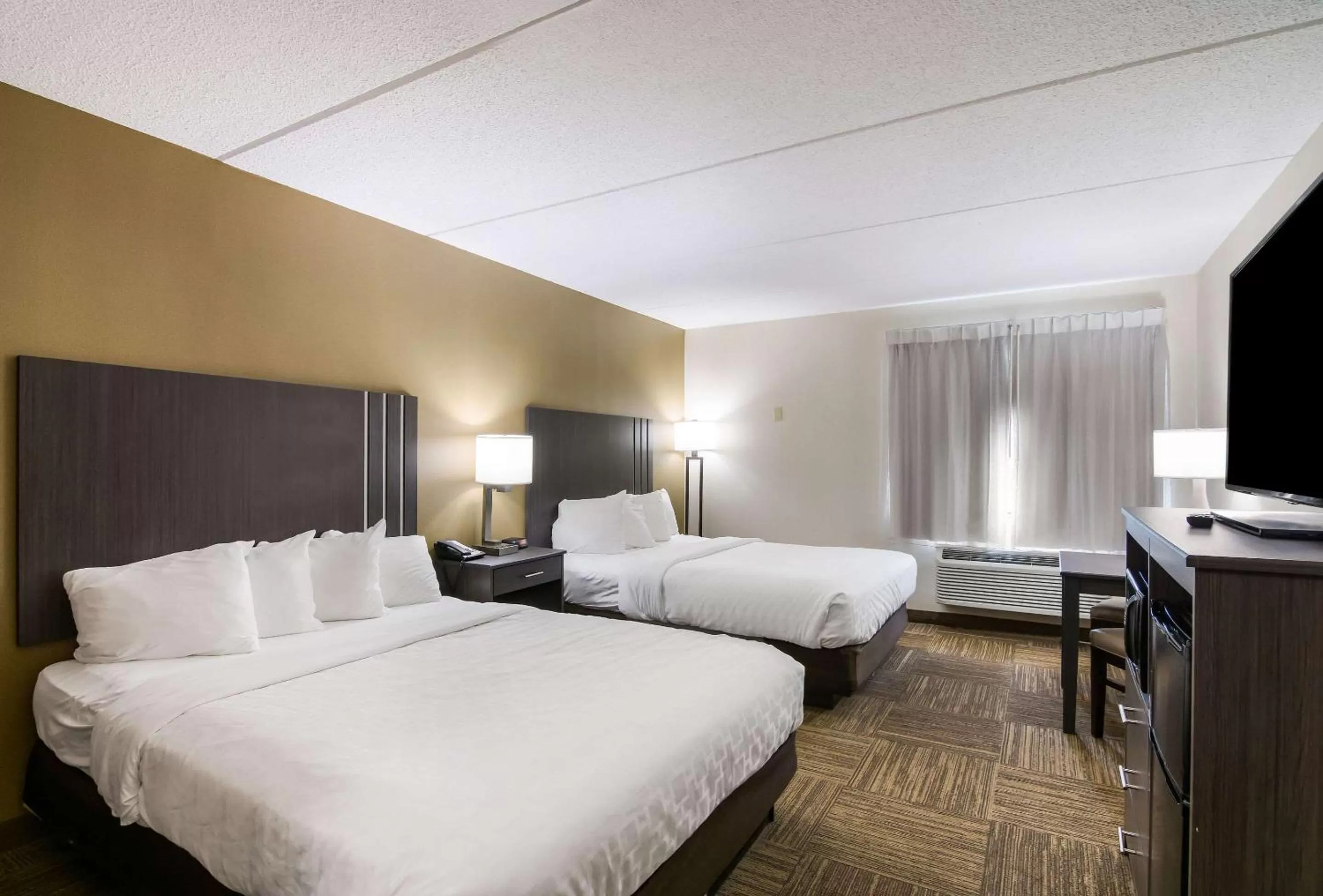 Queen Room with Two Queen Beds - Non-Smoking in Clarion Pointe Jamestown - Falconer