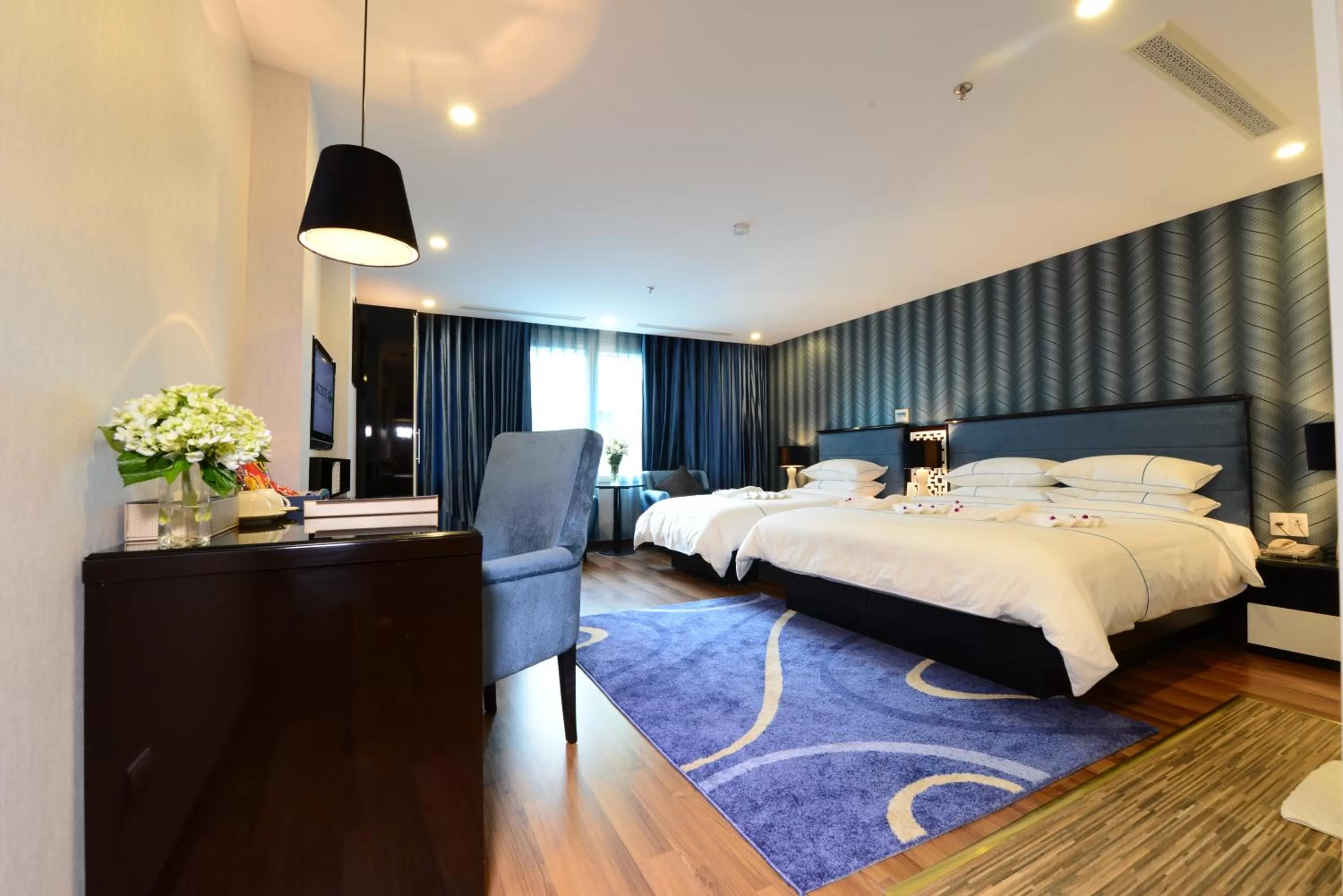 Family City View in Hanoi Emerald Waters Hotel & Spa