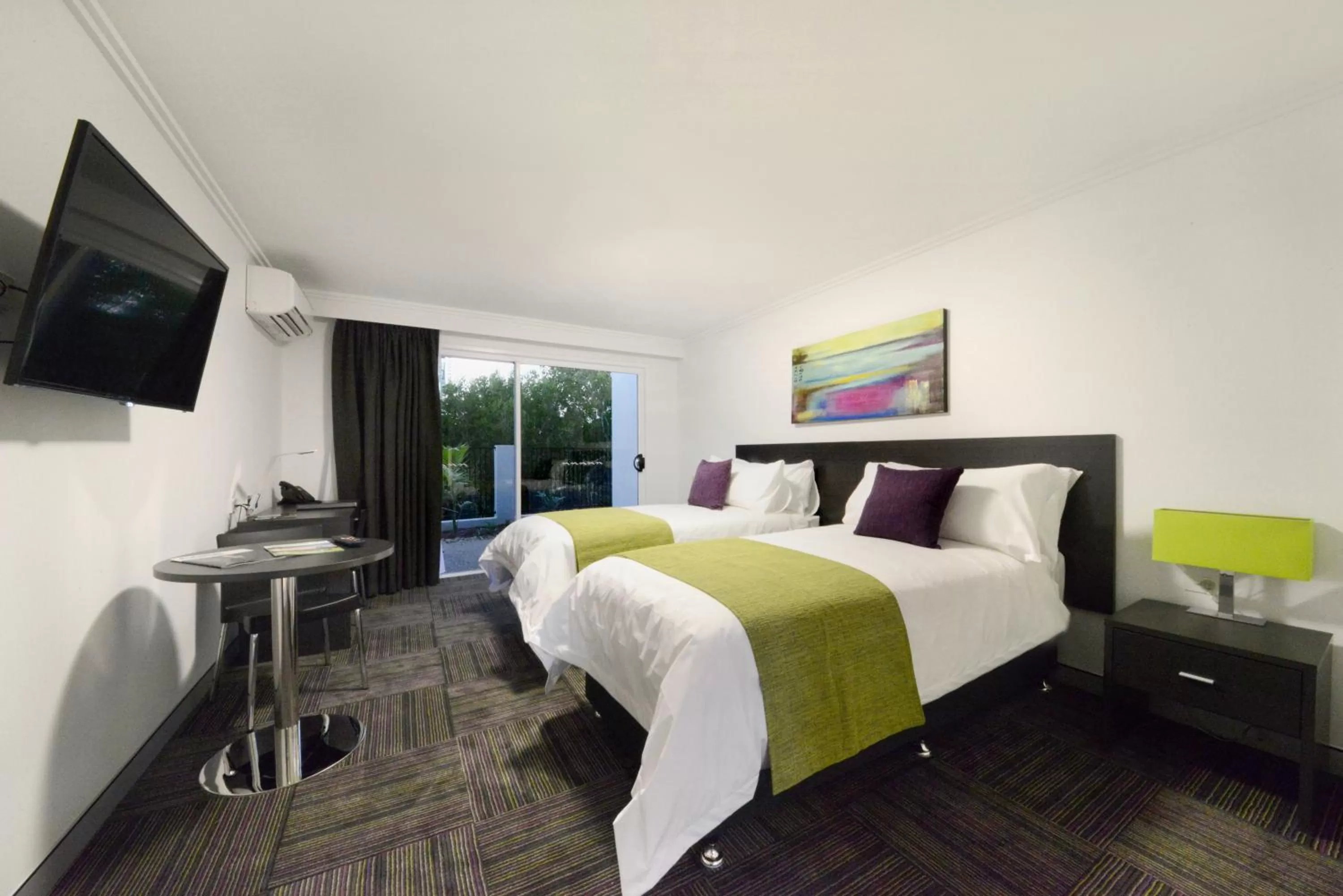 Executive Twin Room in Mackay Oceanside Central Hotel Official