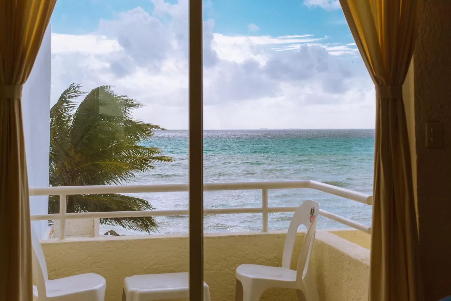 Deluxe Double Room with Balcony and Sea View in Luciana Hotel & Beach Club